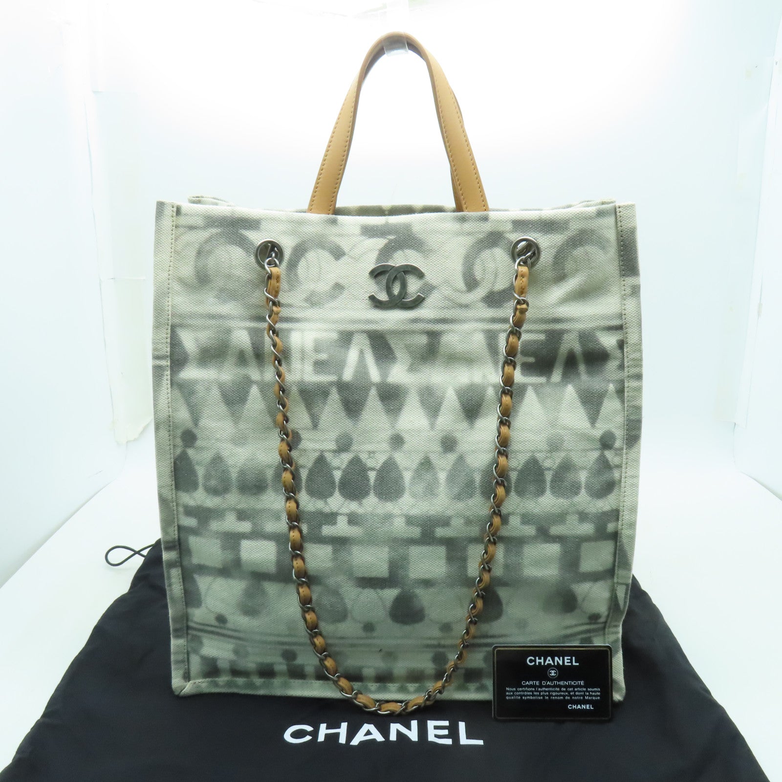 CHANEL 【清倉大減價】帆布Shoulder Tote銀扣手挽肩背兩用袋白色/灰色