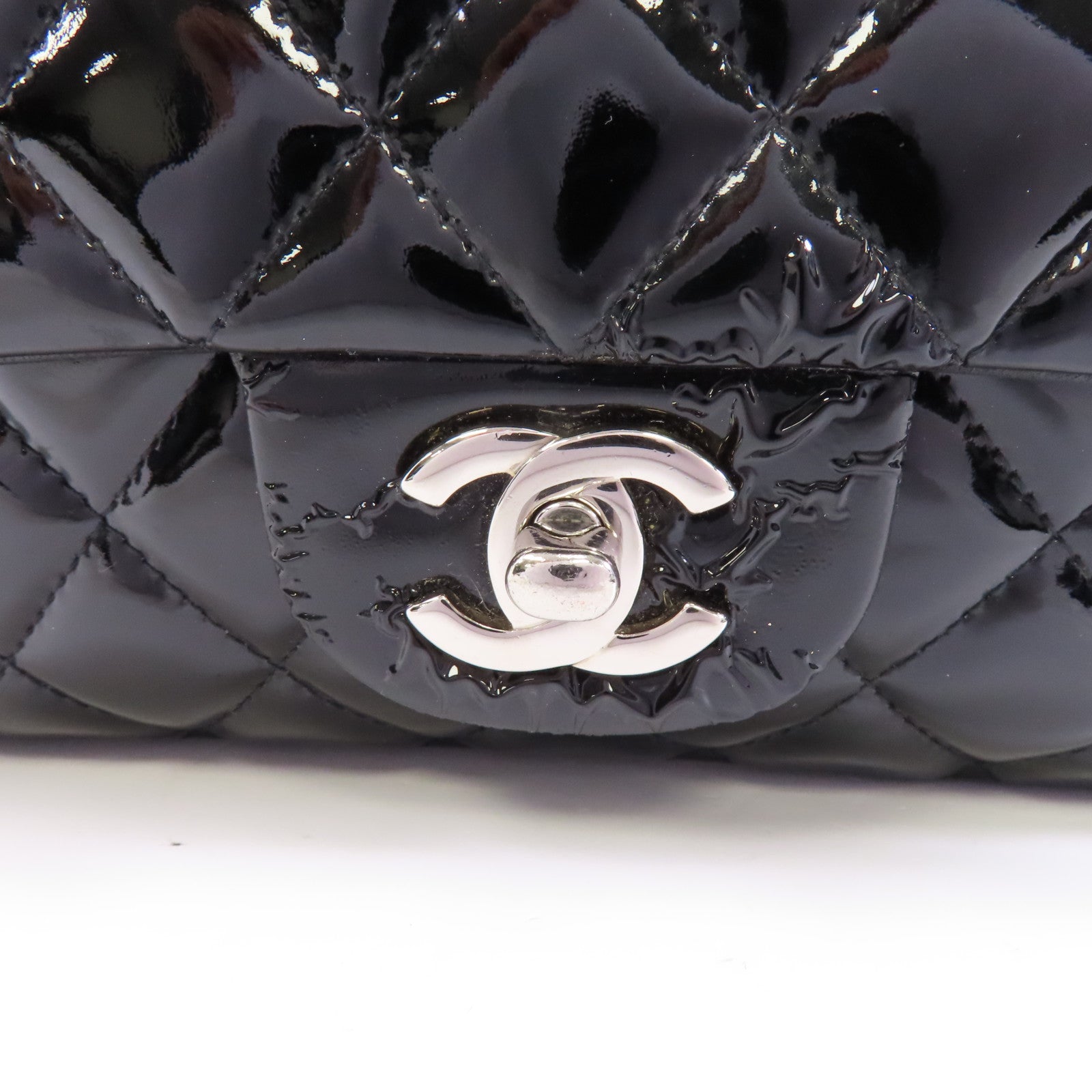 CHANEL 菱格漆皮皮革Chain Shoulder銀扣鏈帶肩背袋黑色