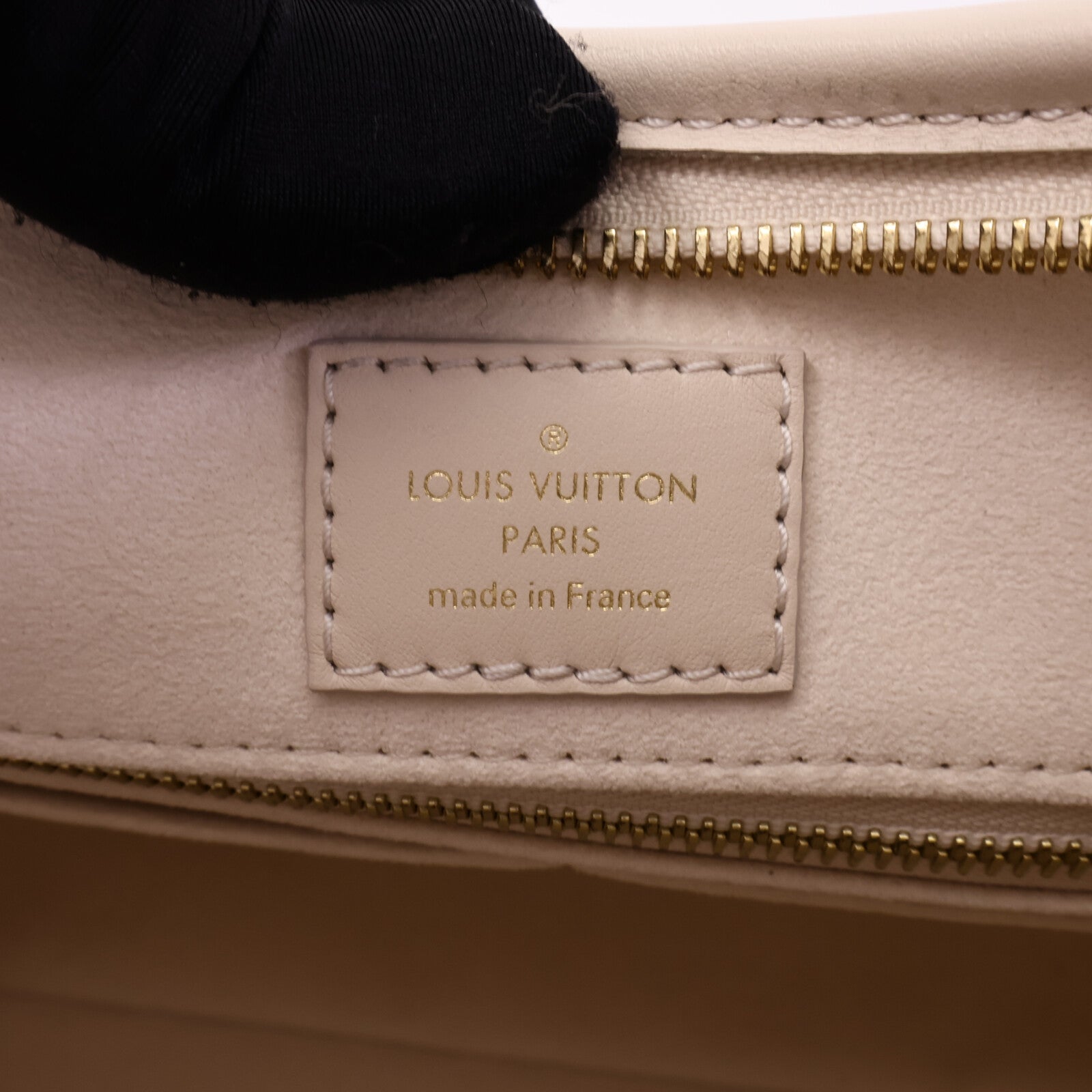 LOUIS VUITTON Monogram Empreinte Carryall PM肩背袋