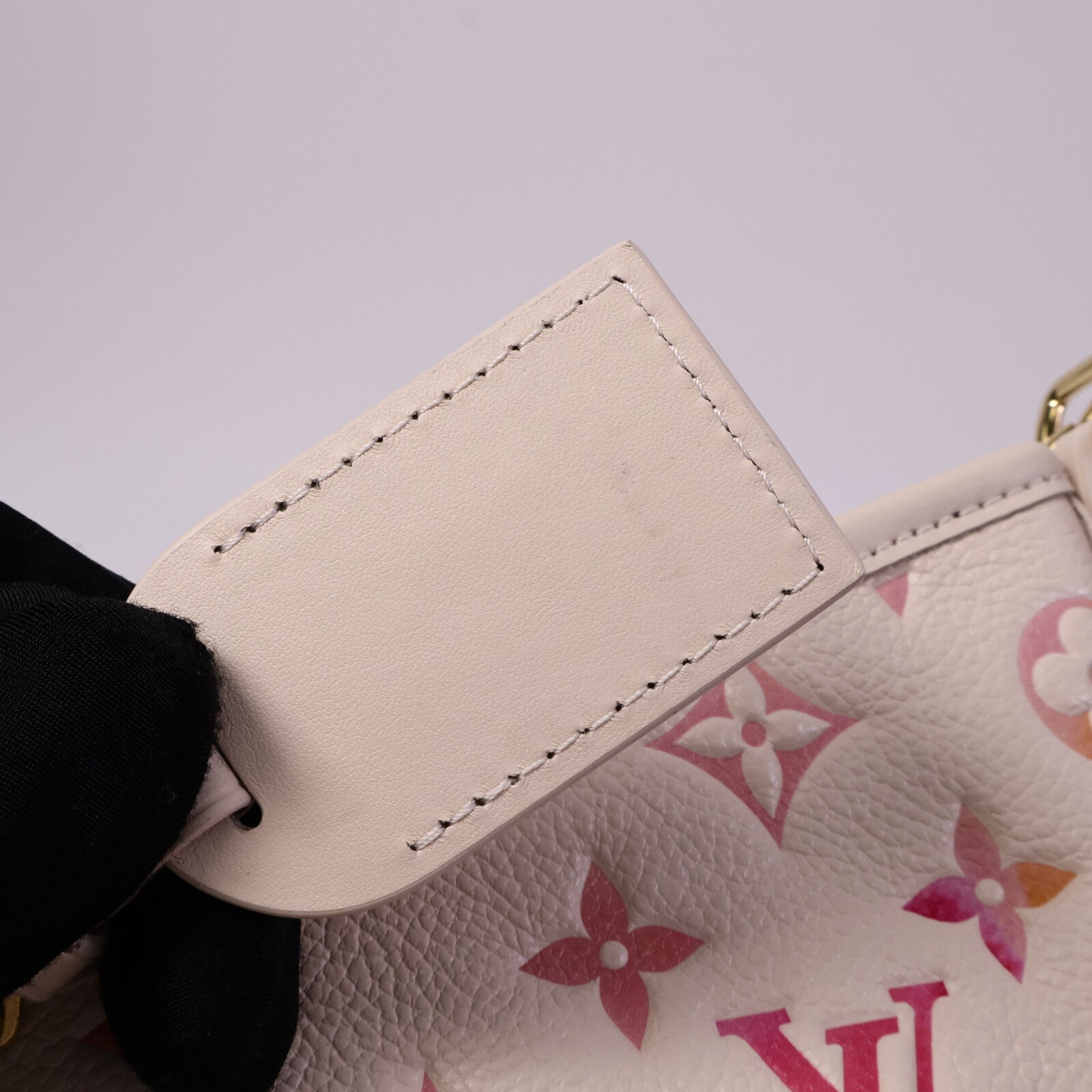 LOUIS VUITTON Monogram Empreinte Carryall PM肩背袋