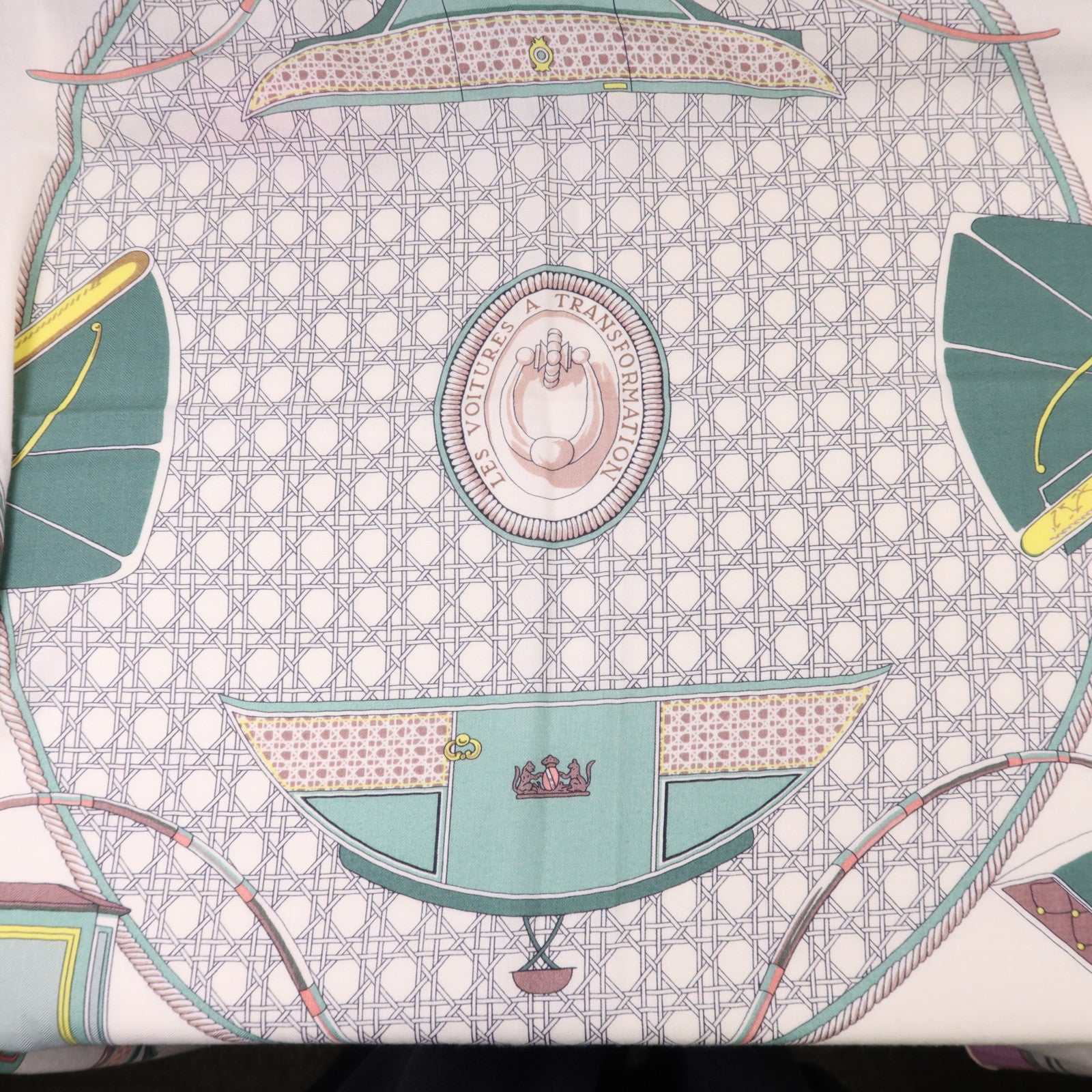 HERMES 絲質/羊絨Scarf 140X140絲巾