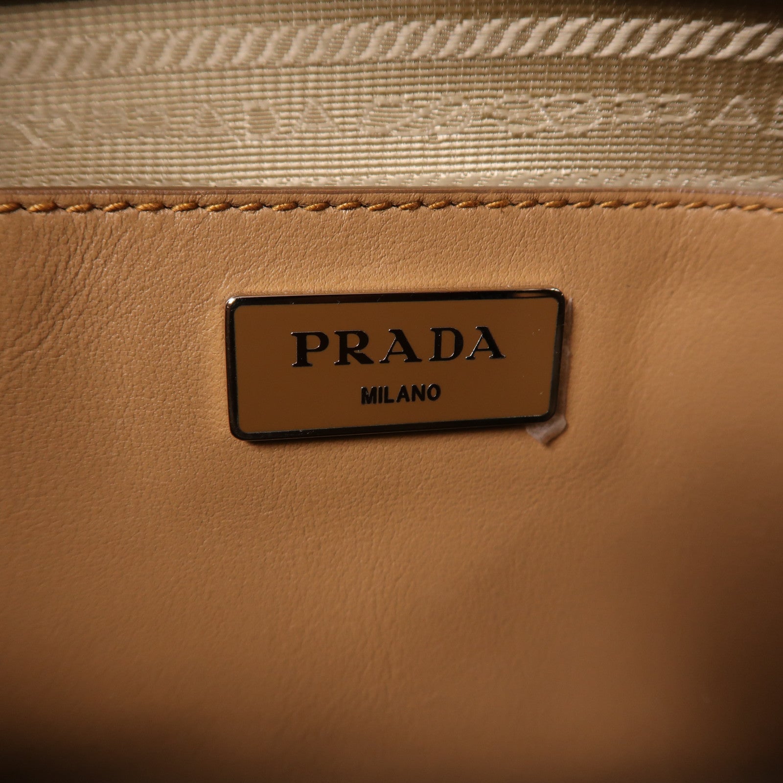 PRADA 牛皮皮革2 Way Shoulder銀扣手挽肩背兩用袋