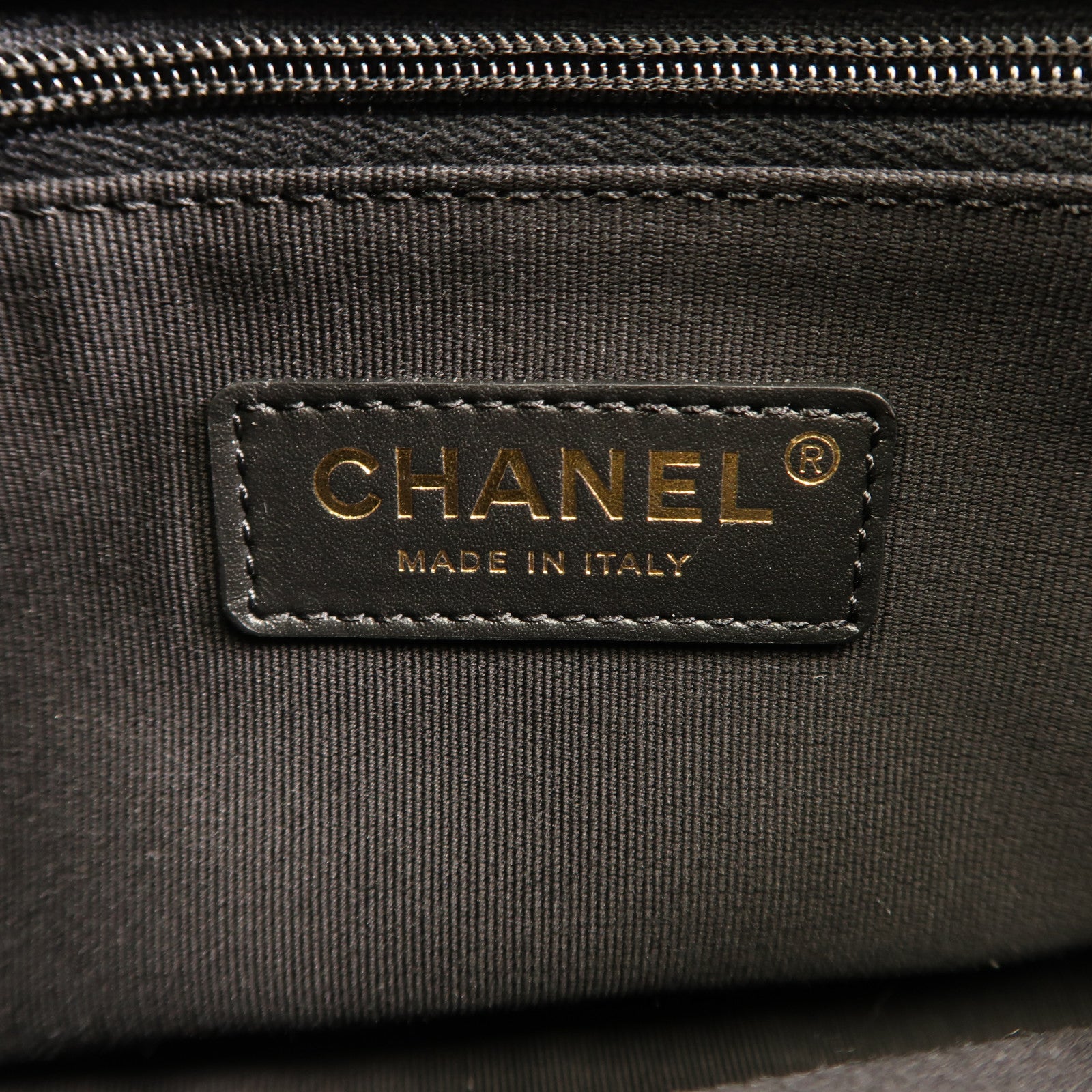 CHANEL 牛皮皮革Mini Flap Bag金扣鏈帶肩背袋