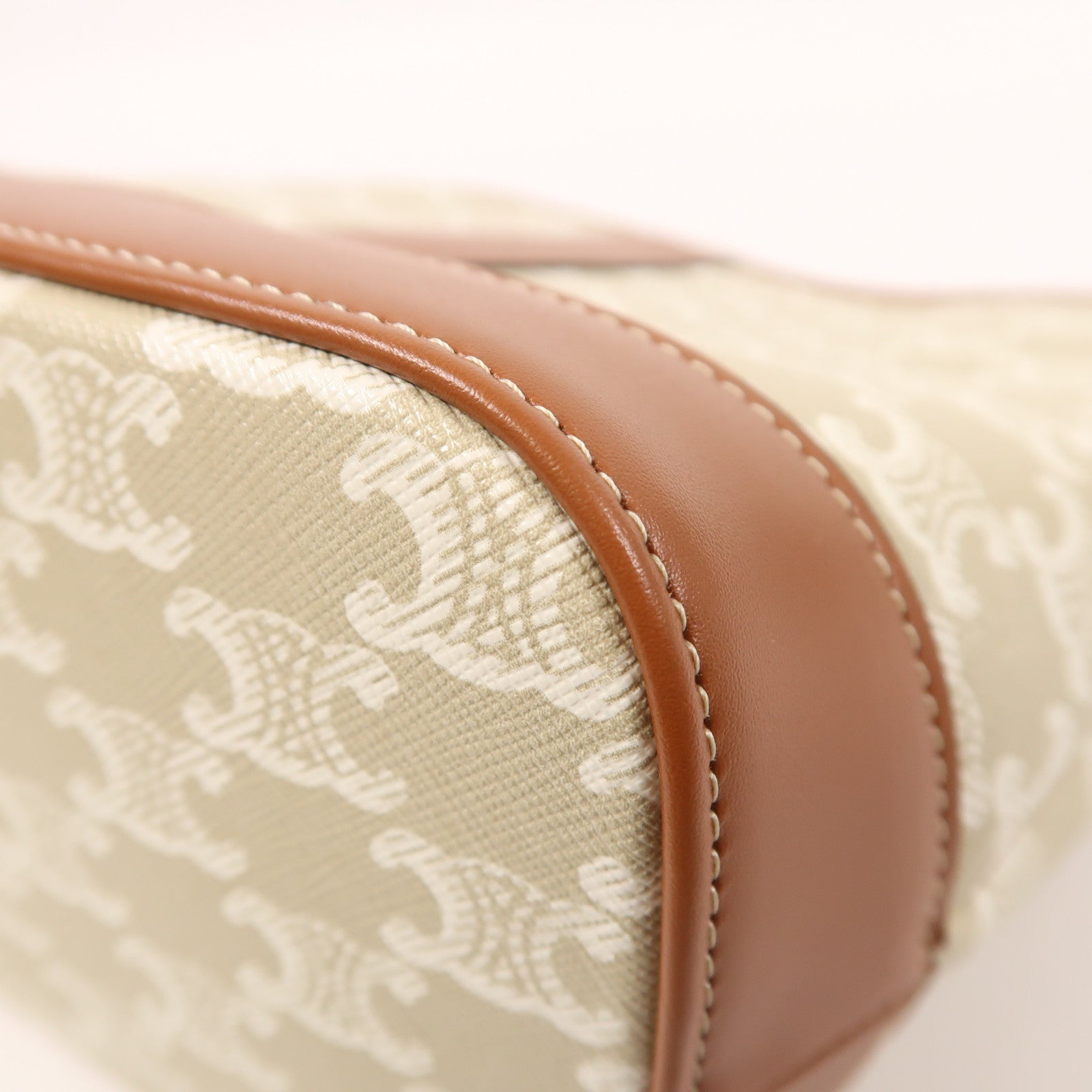 CELINE 塗層帆布Triomphe Bucket金扣肩背袋