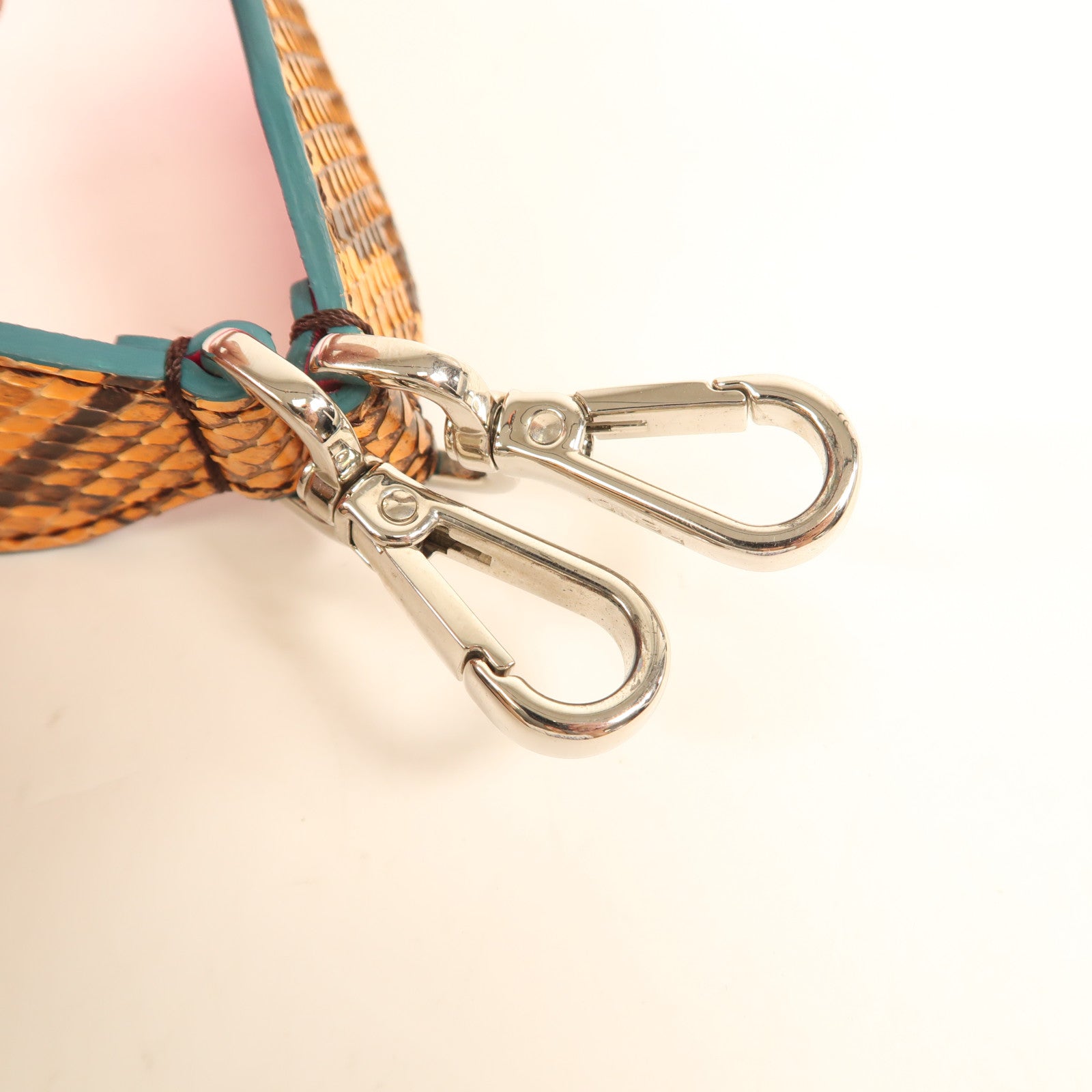 FENDI 牛皮皮革蛇皮皮革Strap銀扣肩背帶