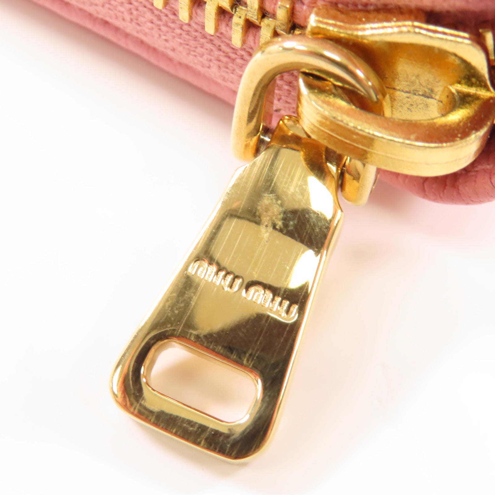 Miu Miu 牛皮皮革Long Wallet金扣長錢包粉紅色