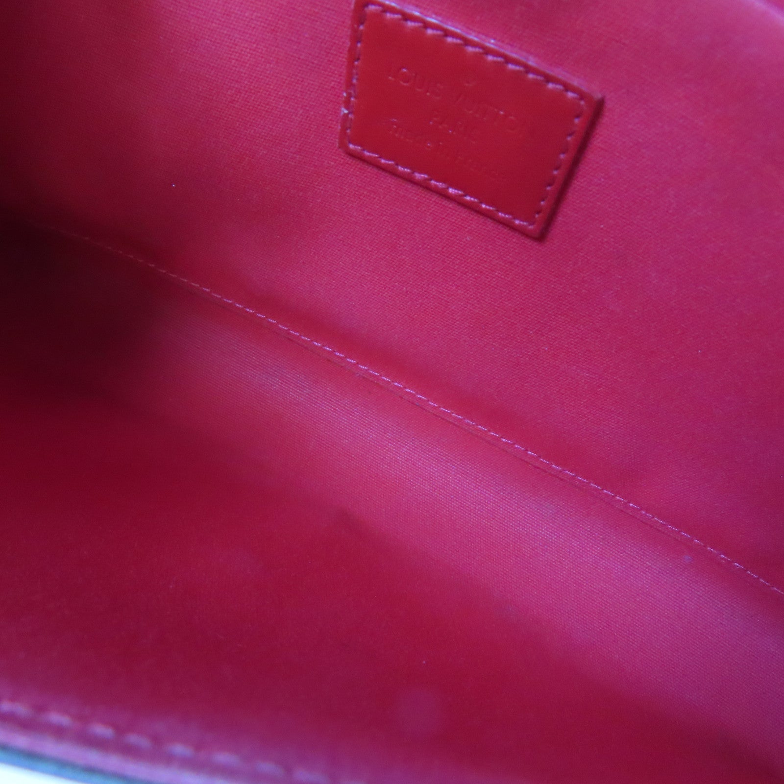 LOUIS VUITTON Vernis Pochette Felicie金扣鏈帶肩背袋紅色