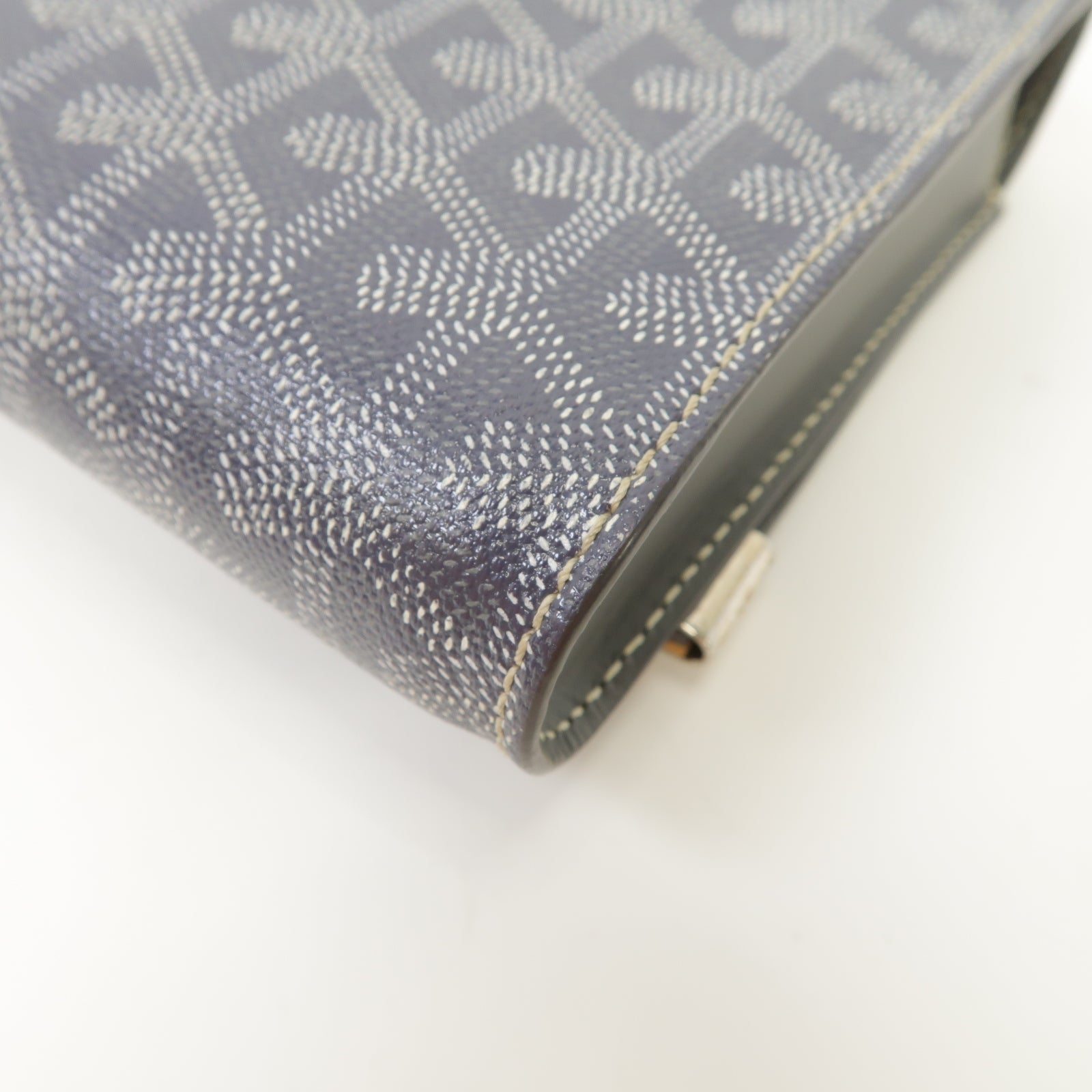 GOYARD 【激減優惠】塗層帆布Pochette Monte銀扣肩背袋灰色