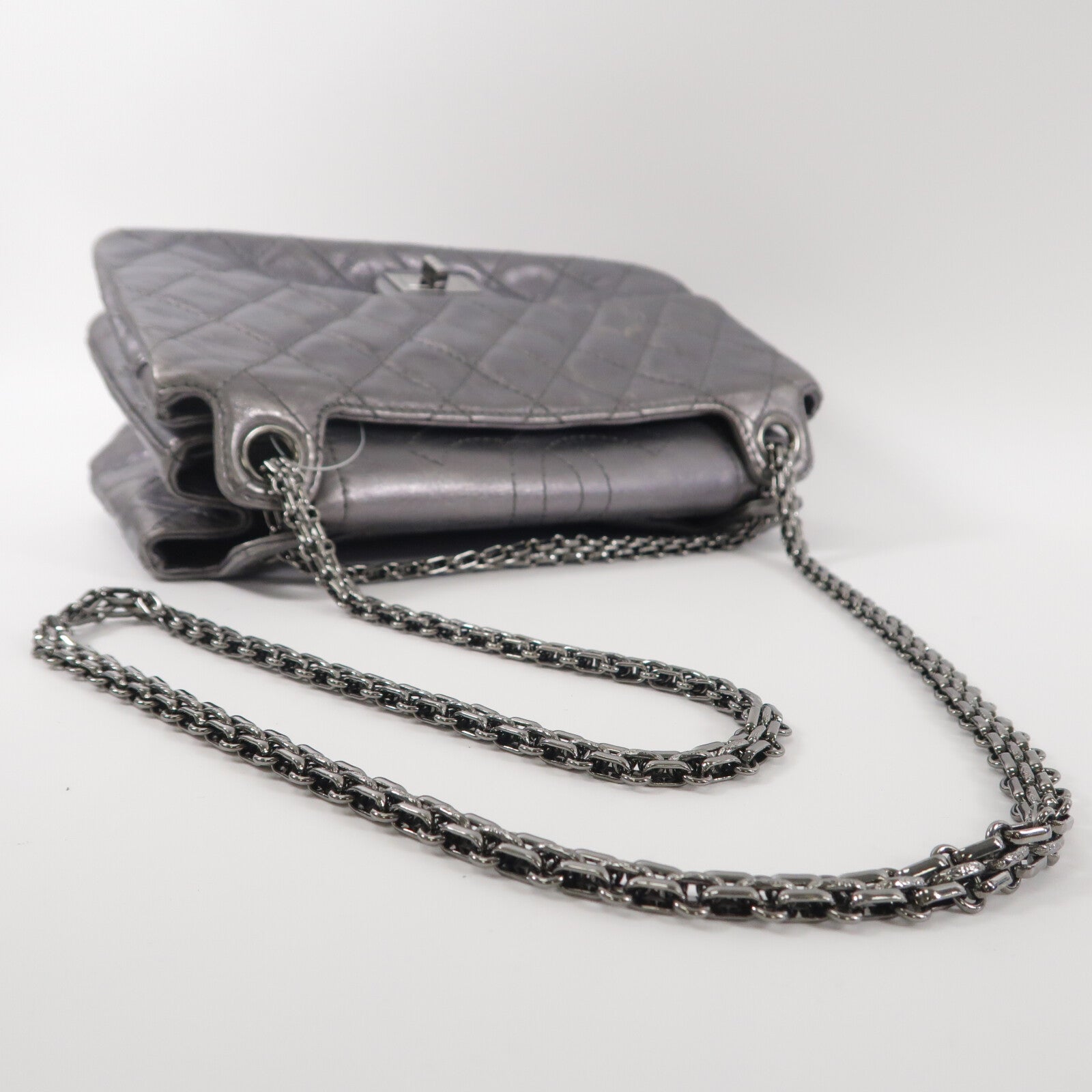CHANEL 牛皮皮革2.55 Reissue Shoulder Bag鏈帶肩背袋