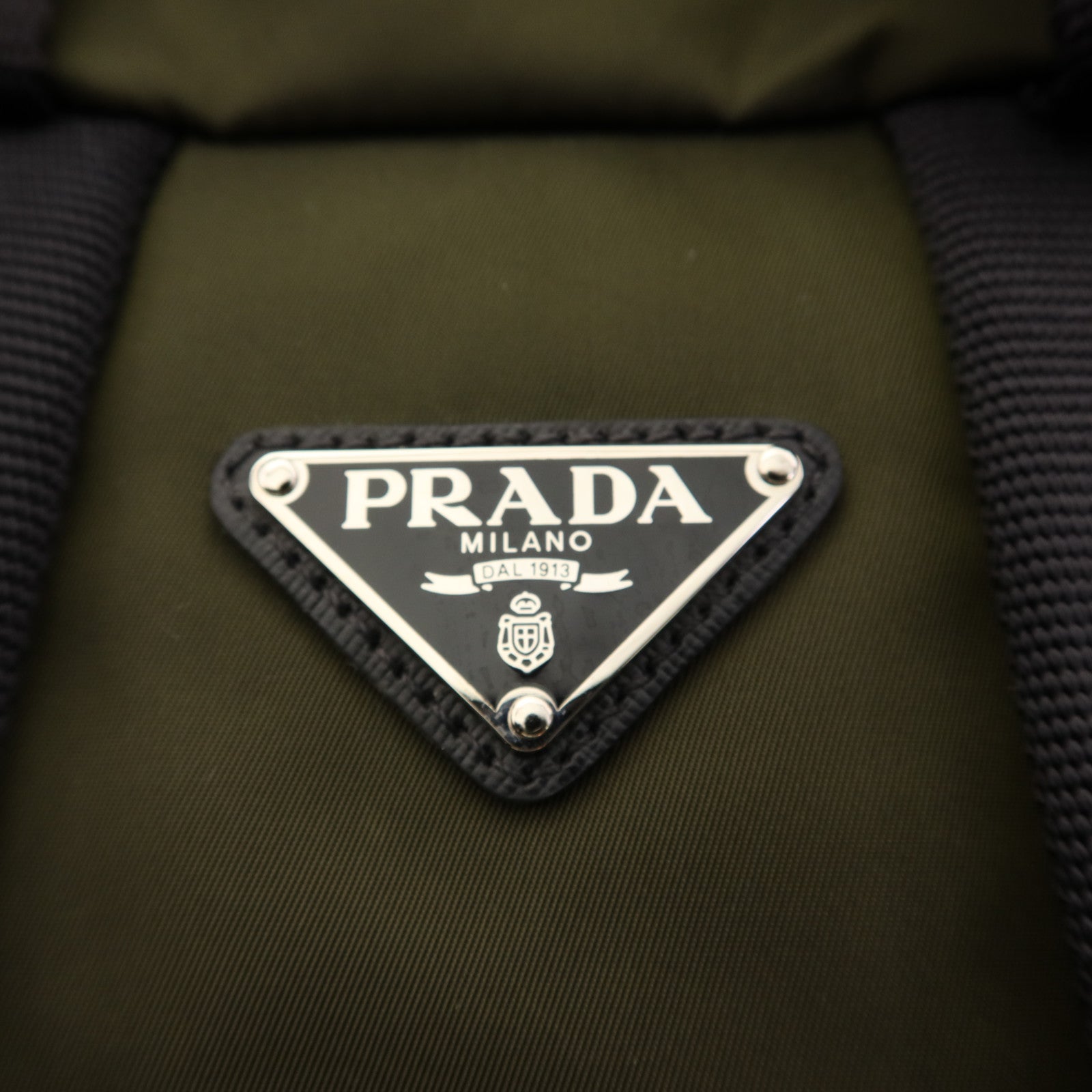 PRADA 尼龍Backpack銀扣背包