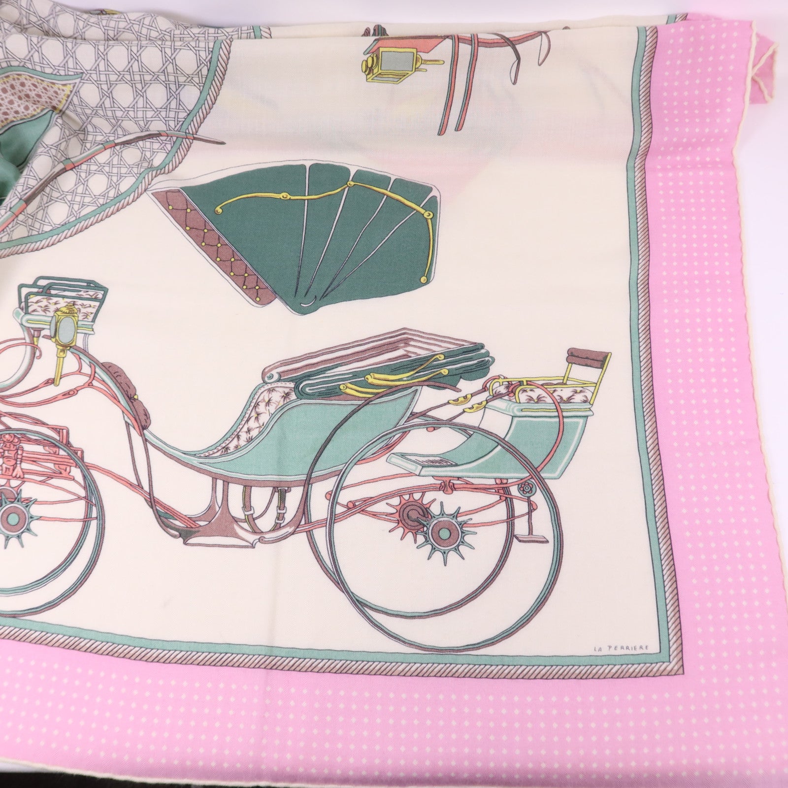 HERMES 絲質/羊絨Scarf 140X140絲巾