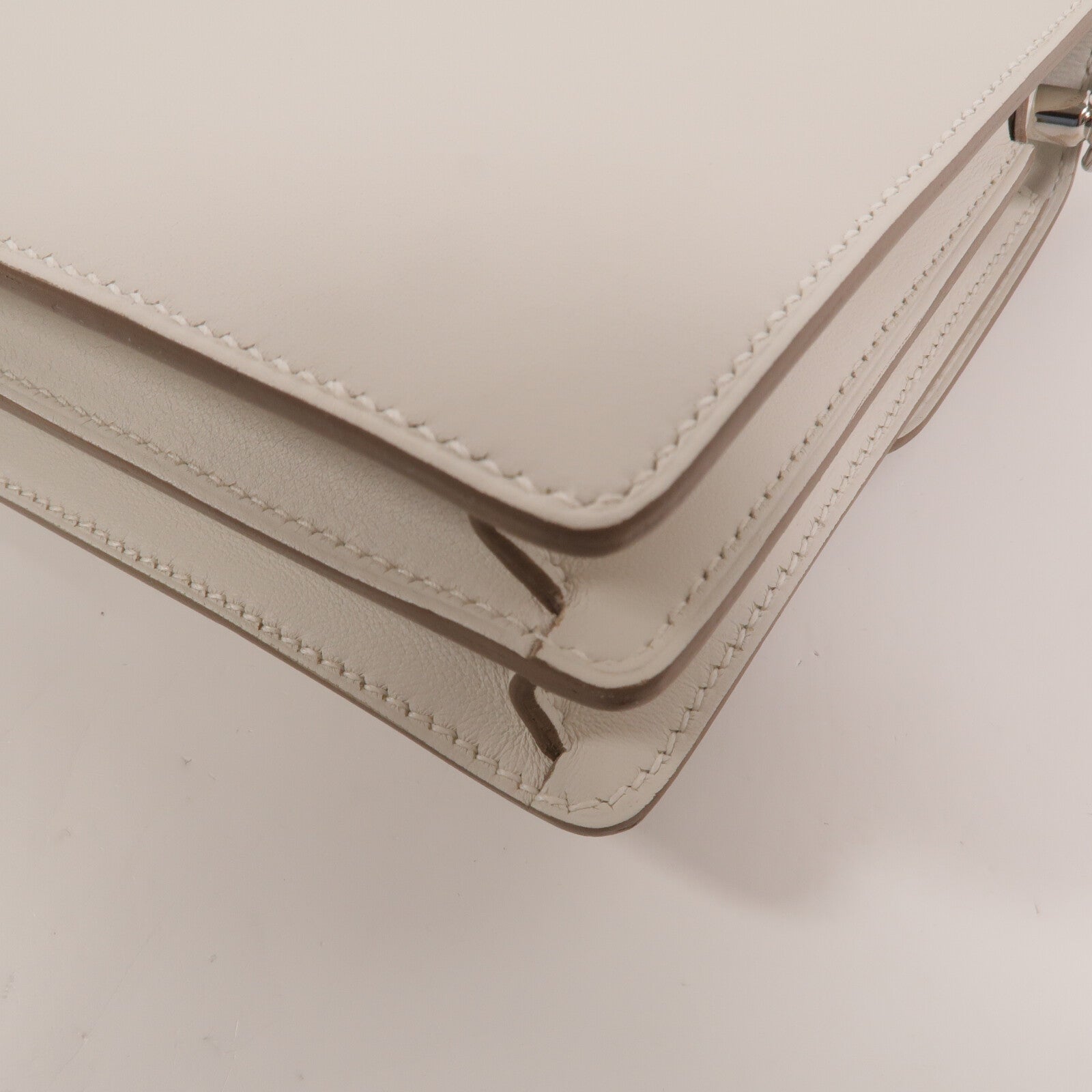 HERMES Evercolor皮革Mini Roulis肩背袋Blanc