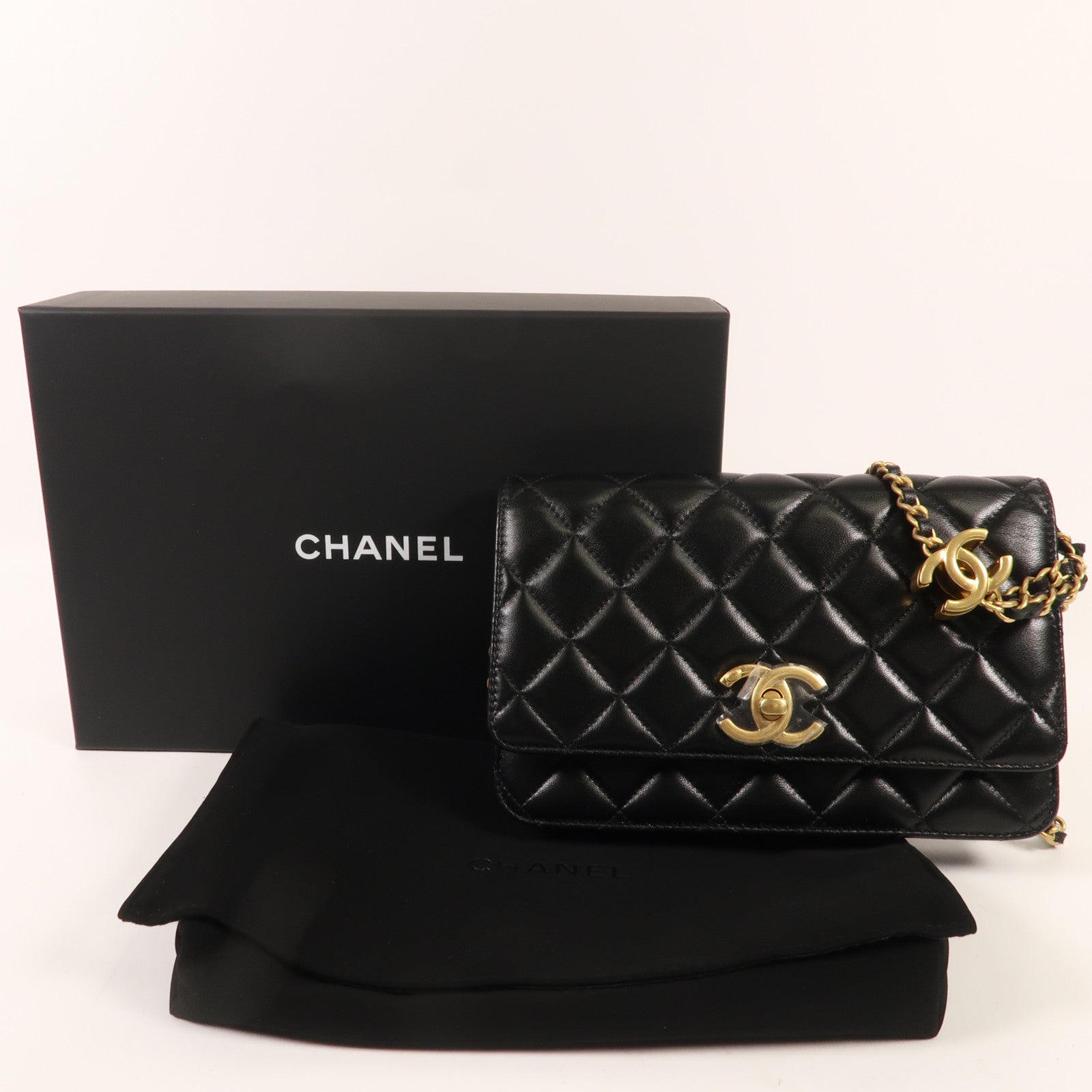 CHANEL 羊皮皮革WOC Wallet On Chain金扣鏈帶肩背袋
