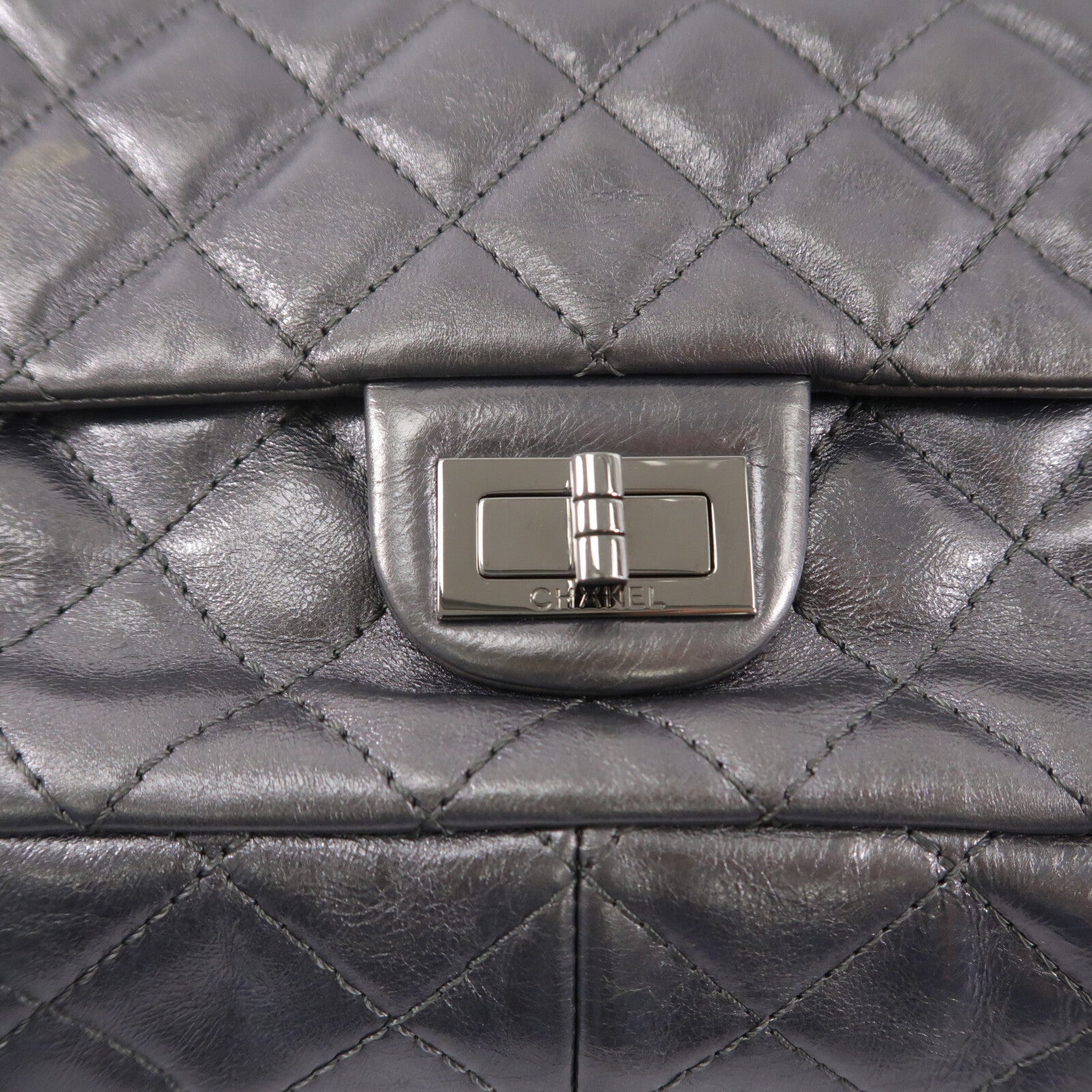 CHANEL 牛皮皮革2.55 Reissue Shoulder Bag鏈帶肩背袋