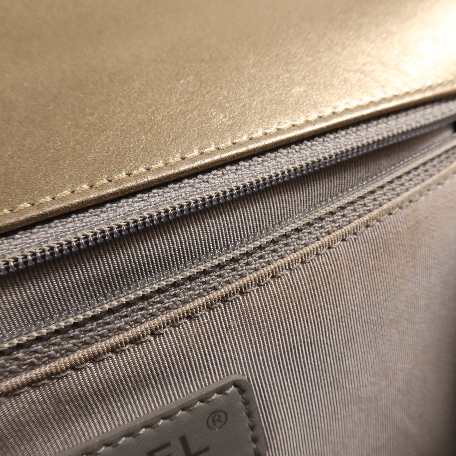 CHANEL 羊皮皮革Boy 28鏈帶肩背袋