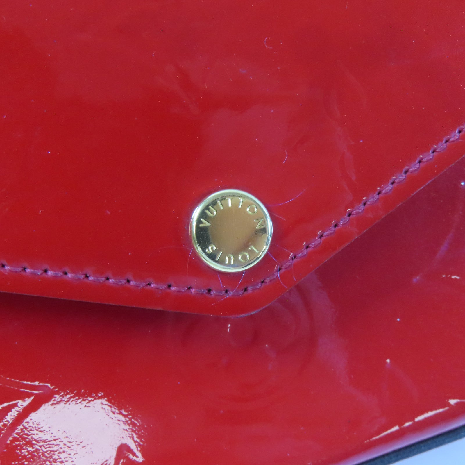 LOUIS VUITTON Vernis Pochette Felicie金扣鏈帶肩背袋紅色