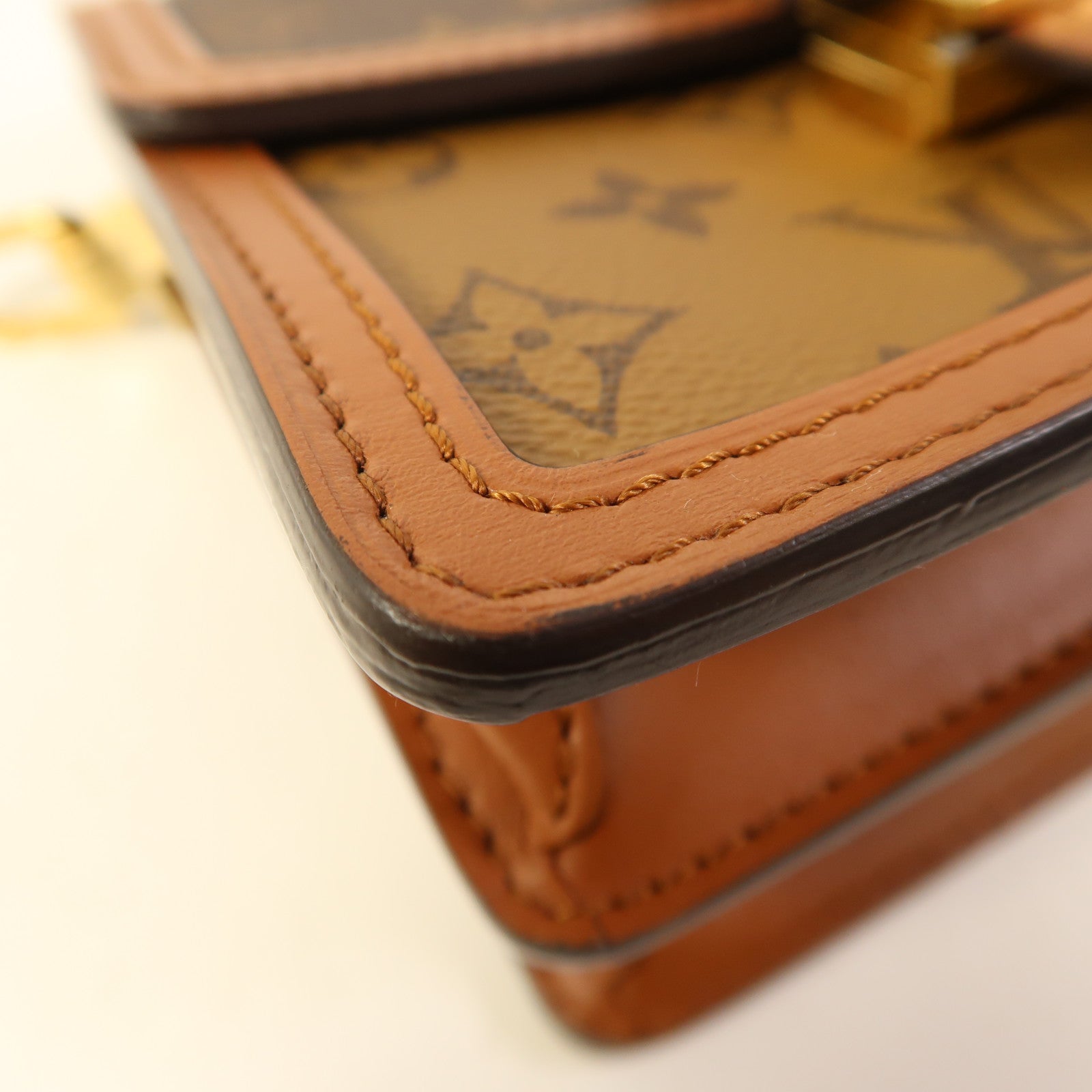 LOUIS VUITTON Monogram Reverse Mini Dauphine金扣肩背袋