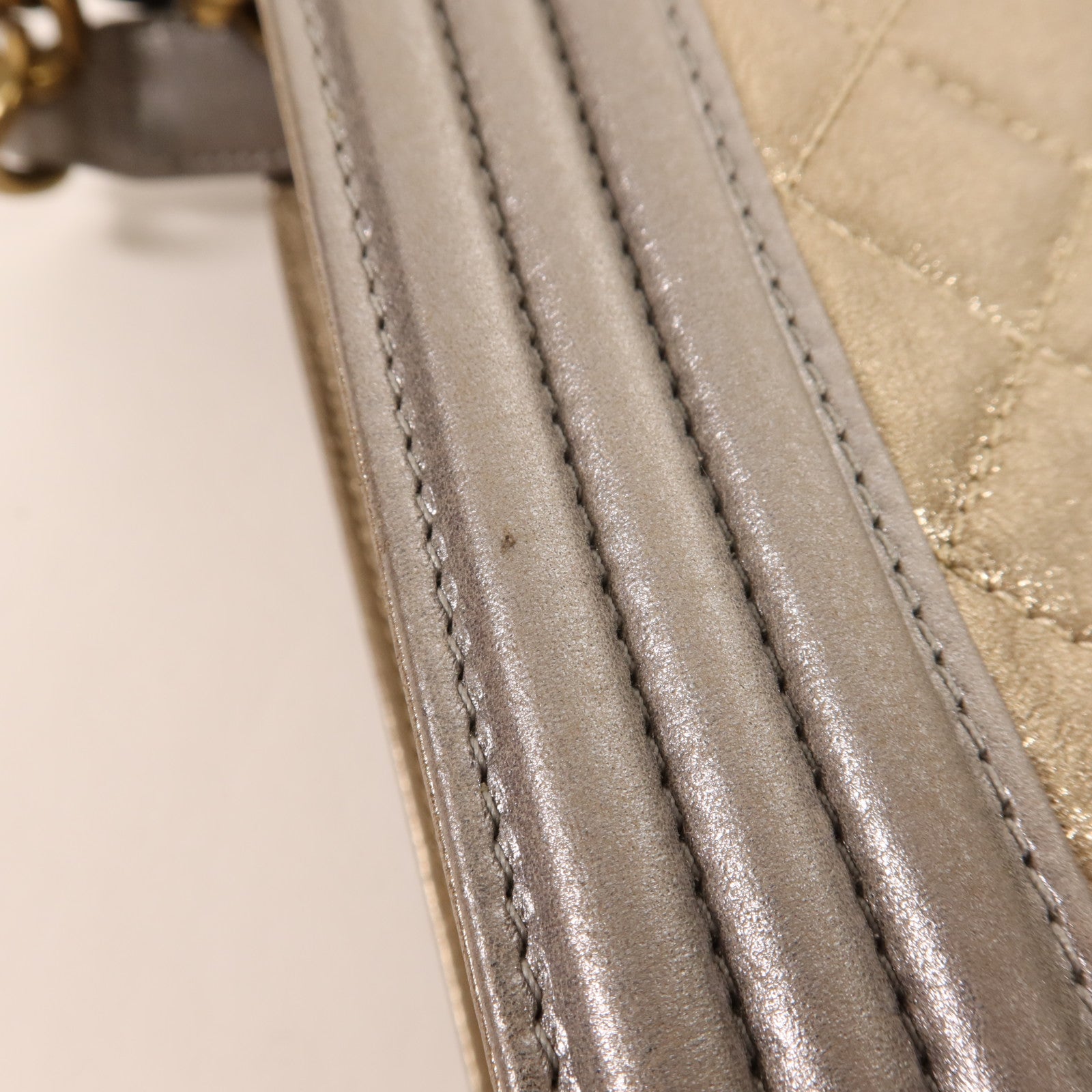 CHANEL 羊皮皮革Boy 28鏈帶肩背袋