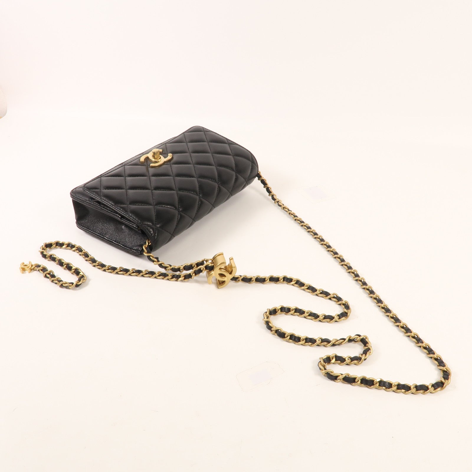CHANEL 羊皮皮革WOC Wallet On Chain金扣鏈帶肩背袋