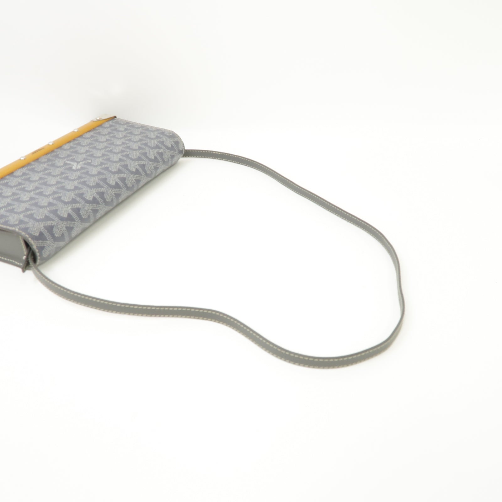 GOYARD 【激減優惠】塗層帆布Pochette Monte銀扣肩背袋灰色