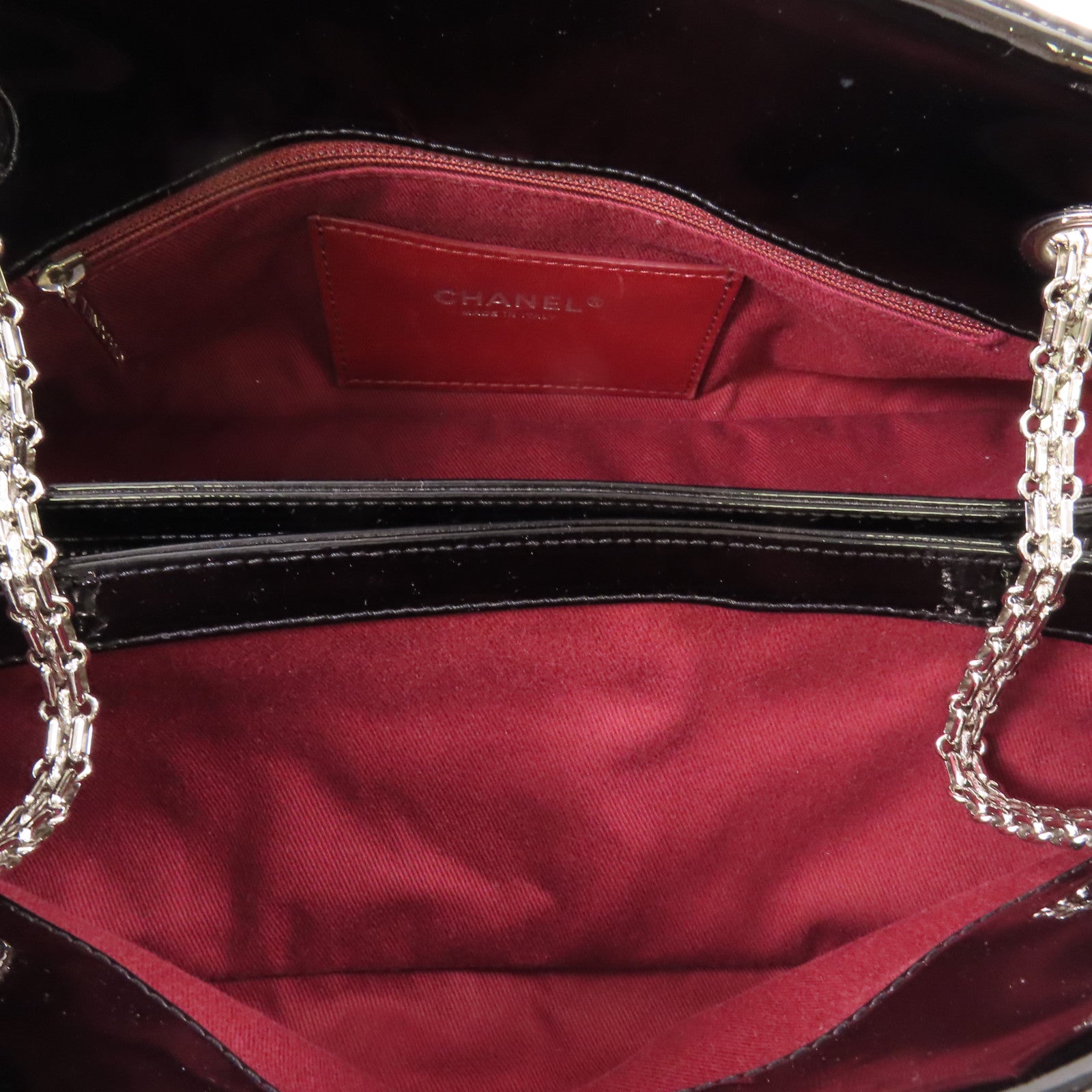 CHANEL 漆皮皮革Chain Shoulder銀扣鏈帶肩背袋
