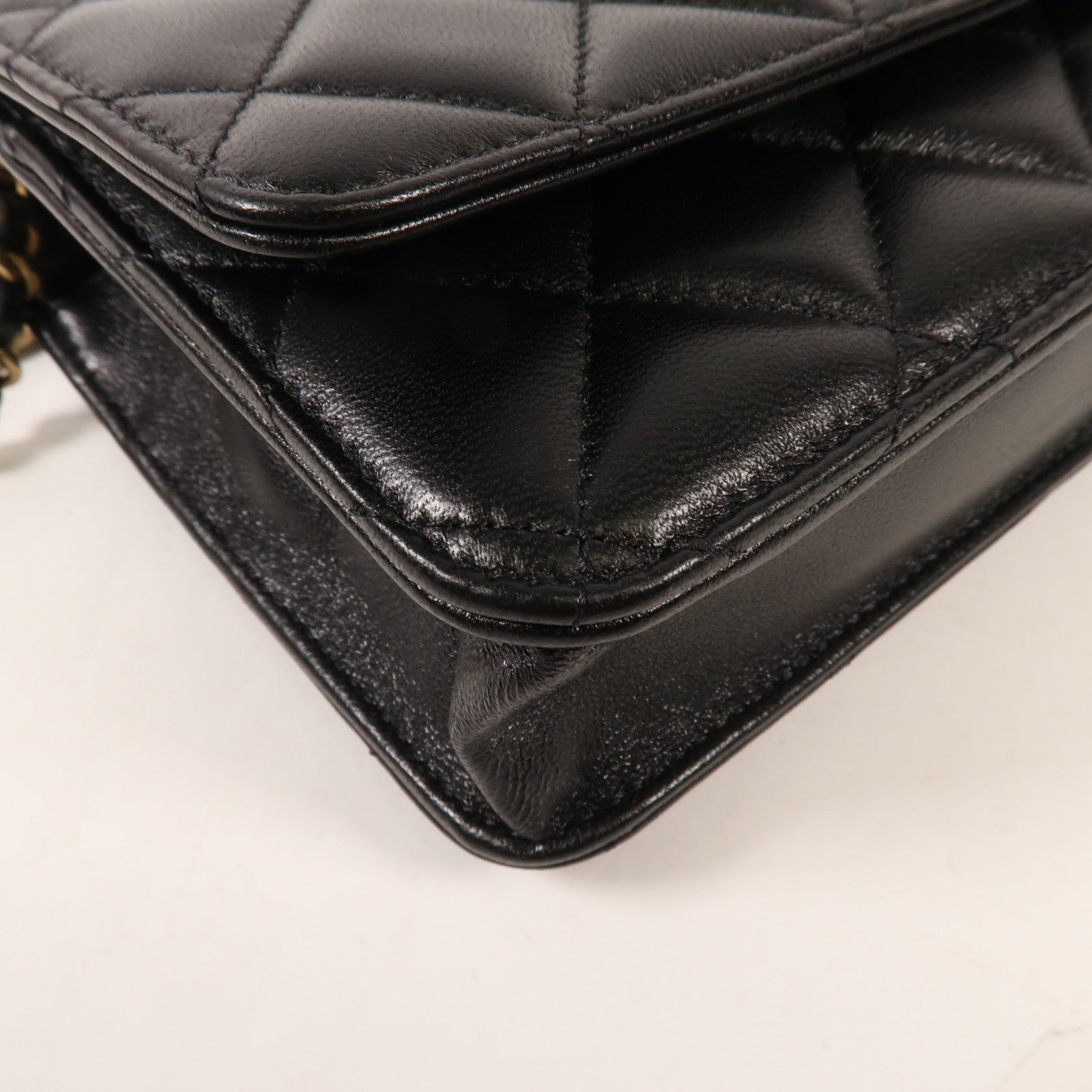 CHANEL 羊皮皮革WOC Wallet On Chain金扣鏈帶肩背袋
