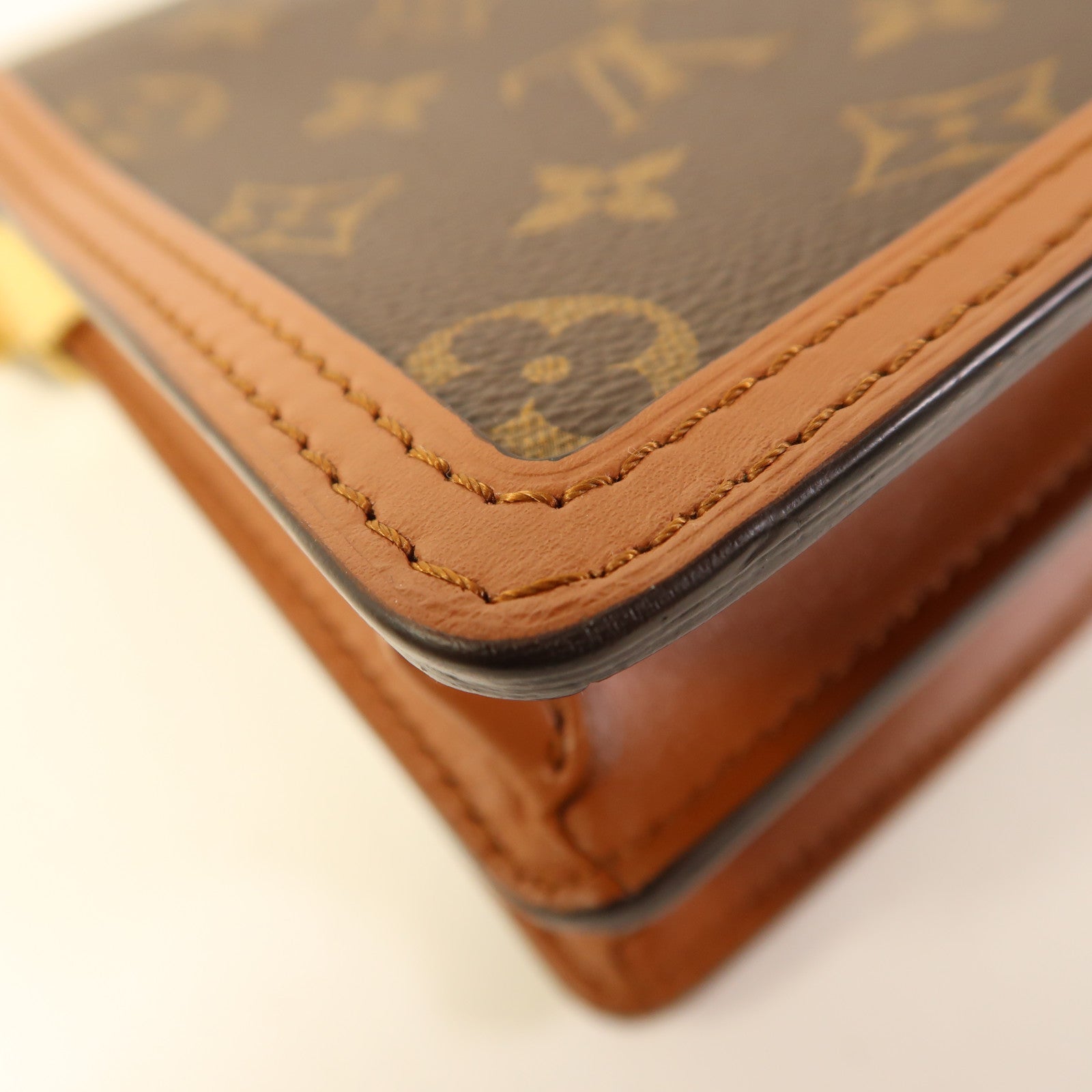 LOUIS VUITTON Monogram Reverse Mini Dauphine金扣肩背袋