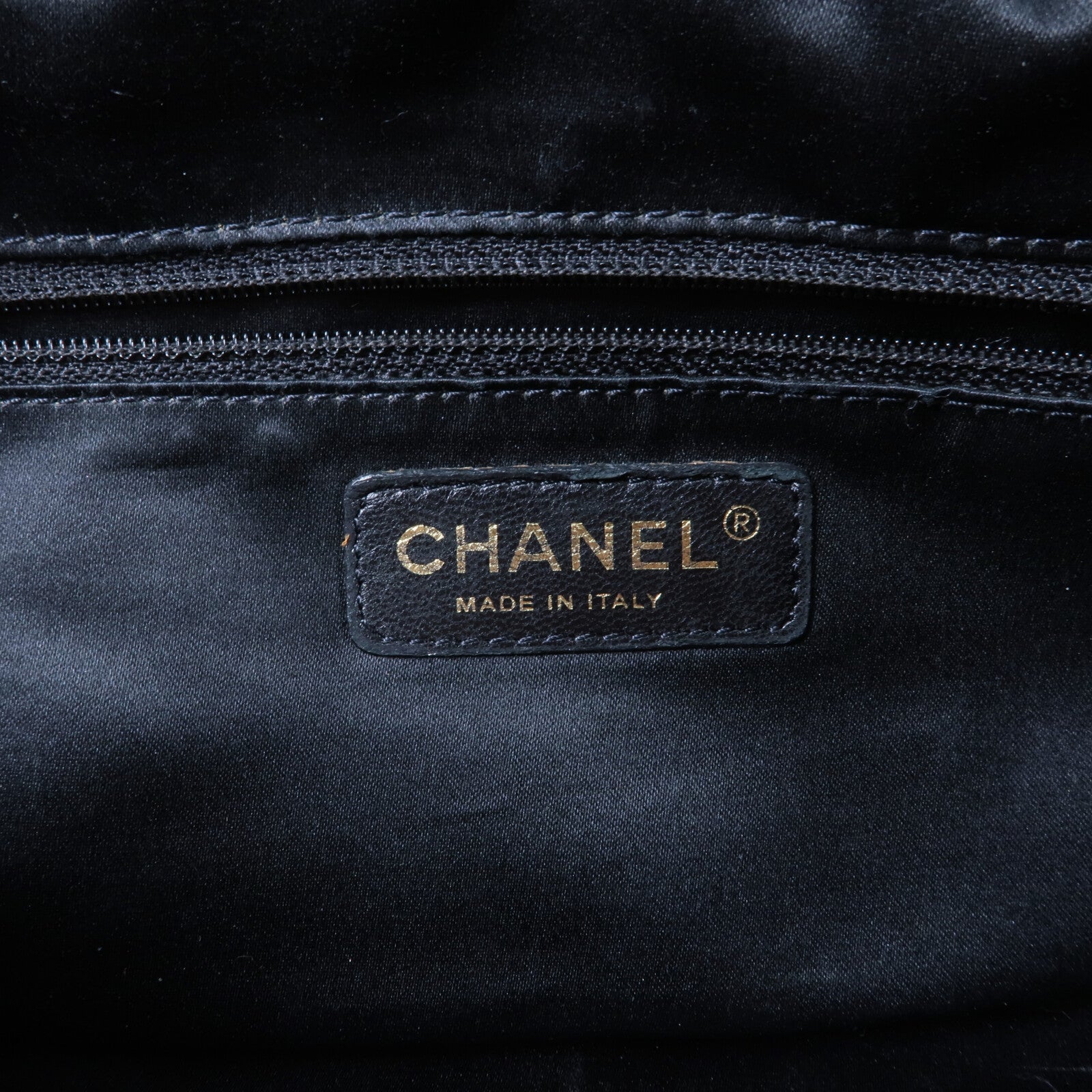 CHANEL 牛皮皮革PTT Petite Timeless Tote Bag鏈帶肩背袋