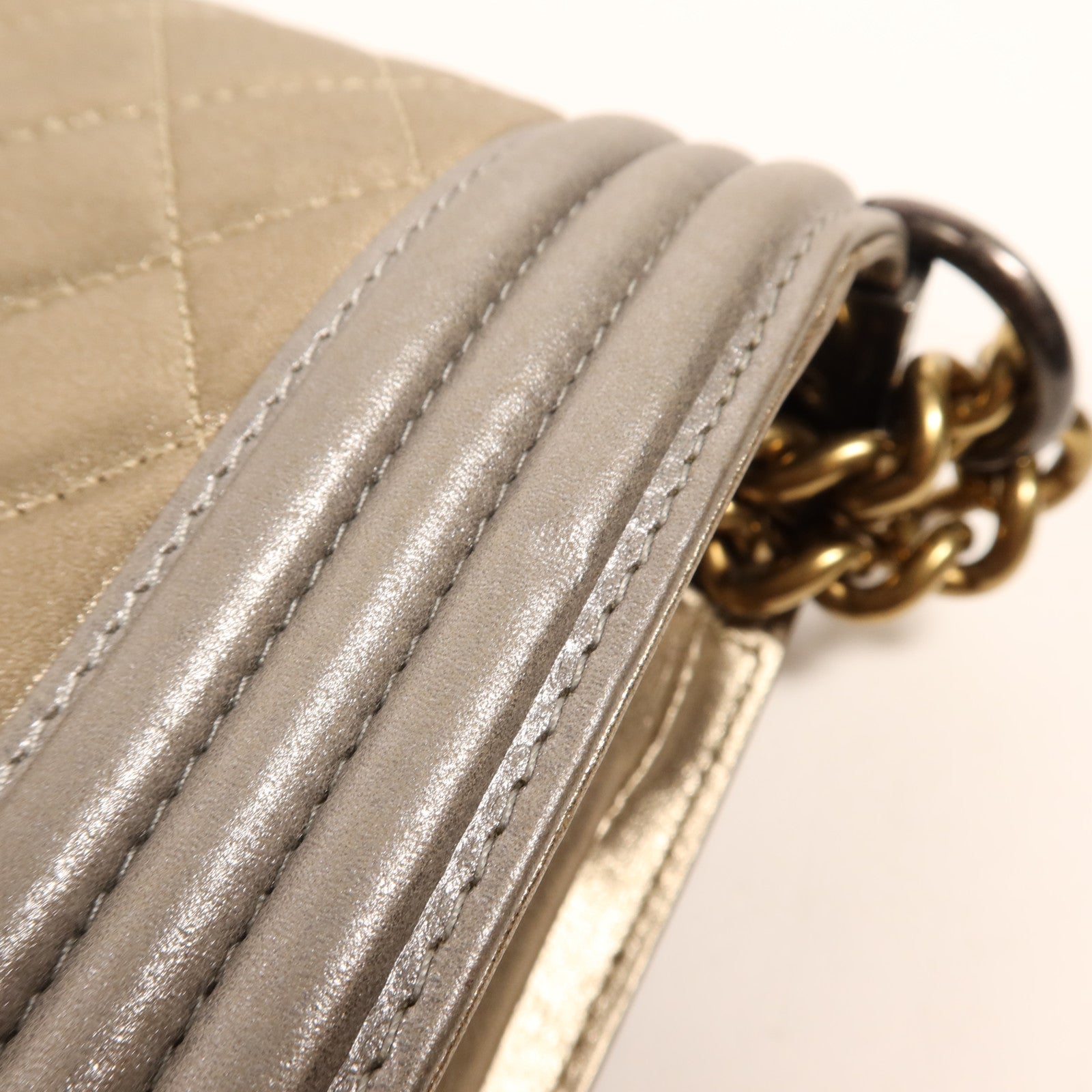 CHANEL 羊皮皮革Boy 28鏈帶肩背袋