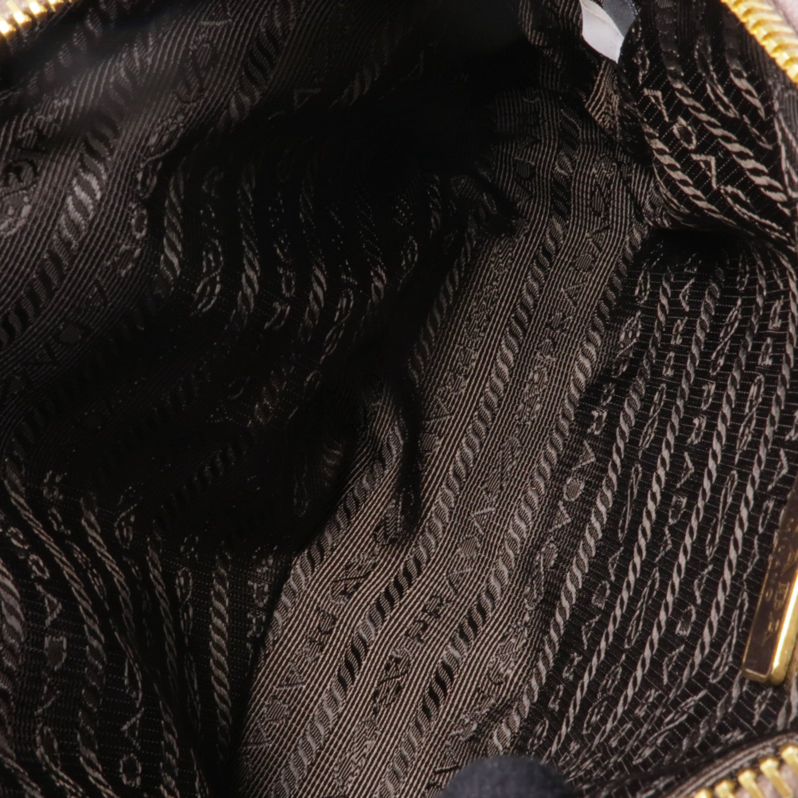 PRADA 牛皮皮革Clutch Bag金扣手拿包