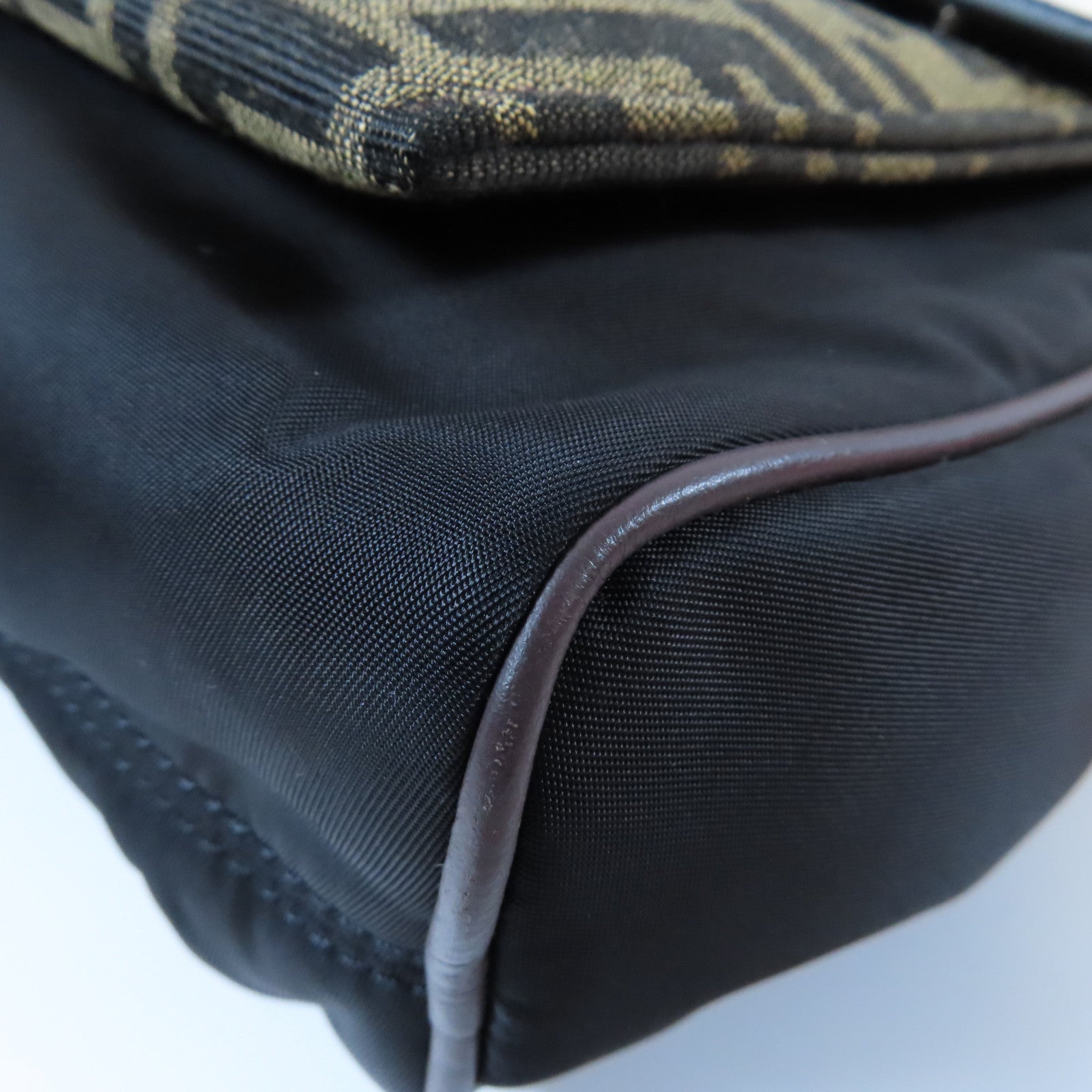 FENDI 【激減優惠】尼龍Shoulder Bag銀扣肩背袋啡色
