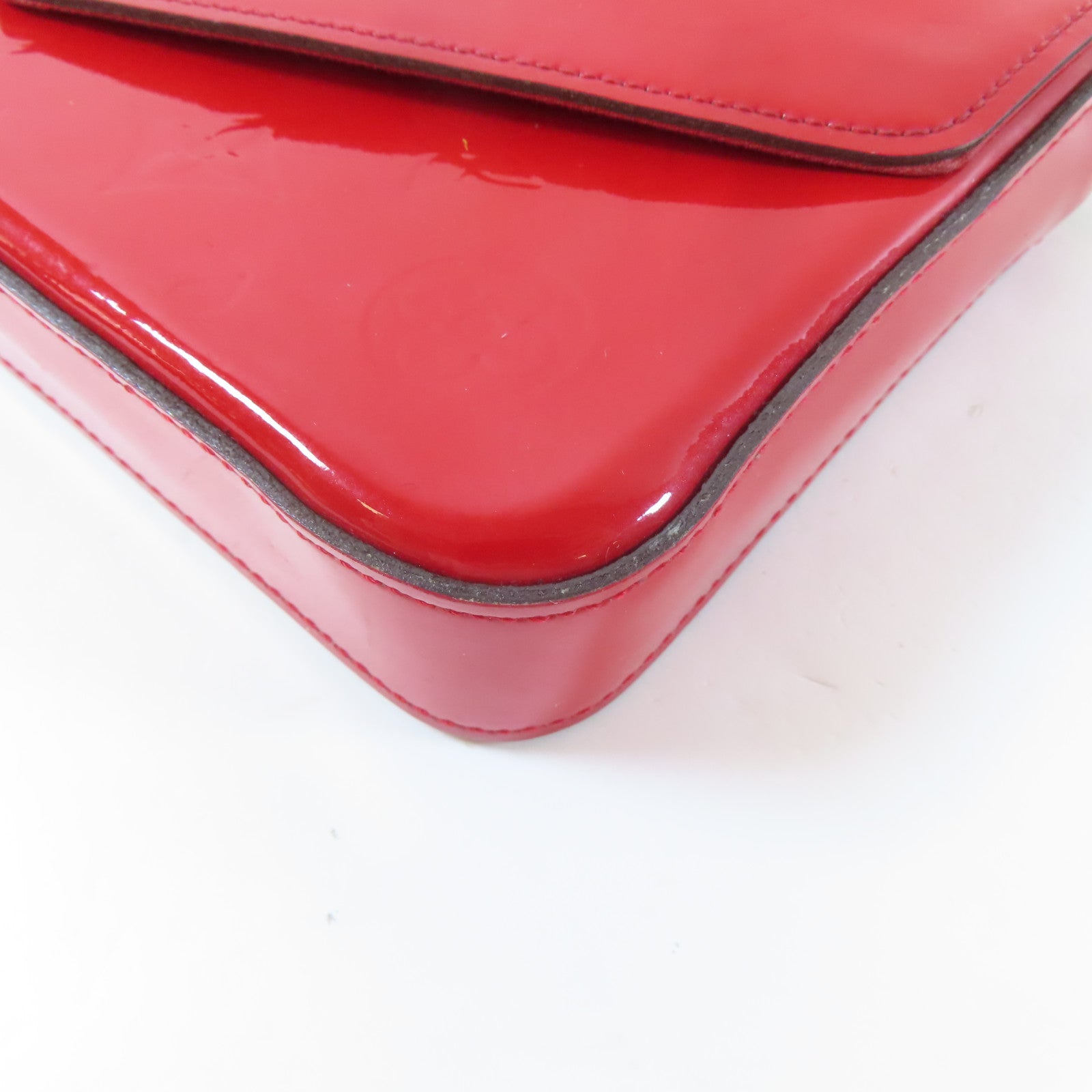 LOUIS VUITTON Vernis Pochette Felicie金扣鏈帶肩背袋紅色