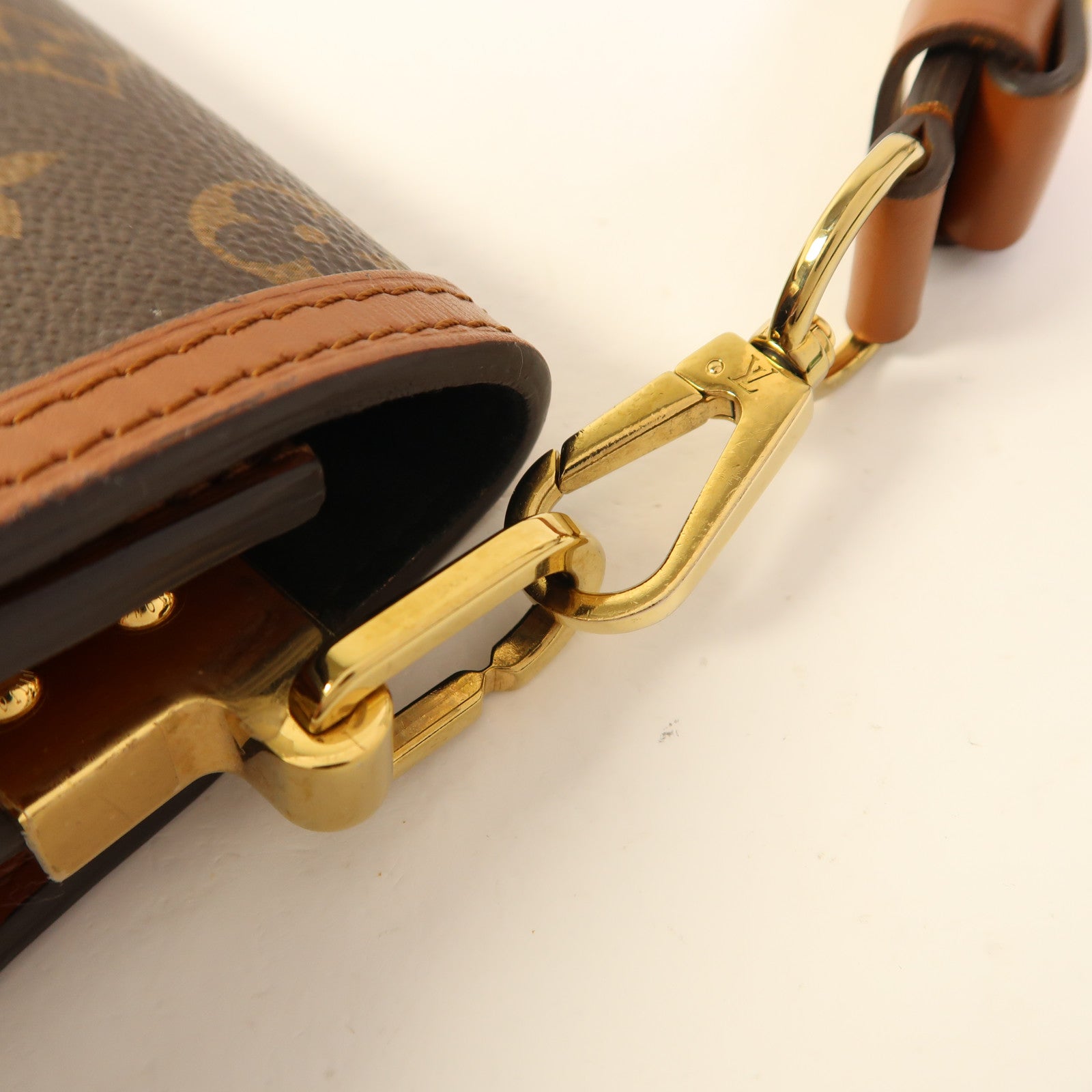 LOUIS VUITTON Monogram Reverse Mini Dauphine金扣肩背袋