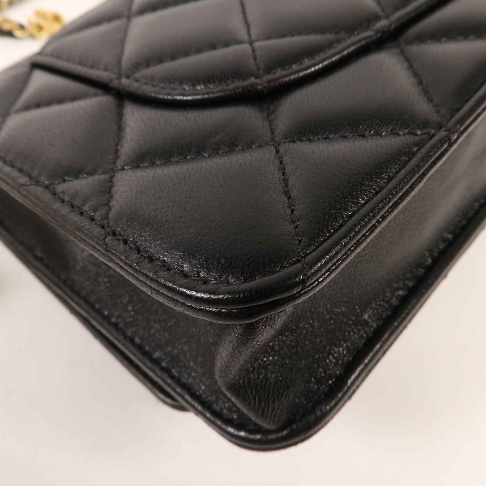 CHANEL 羊皮皮革WOC Wallet On Chain金扣鏈帶肩背袋