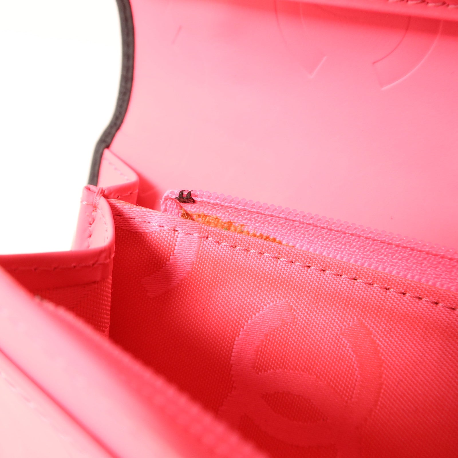 CHANEL 牛皮皮革Cambon Long Bifold Wallet銀扣長錢包