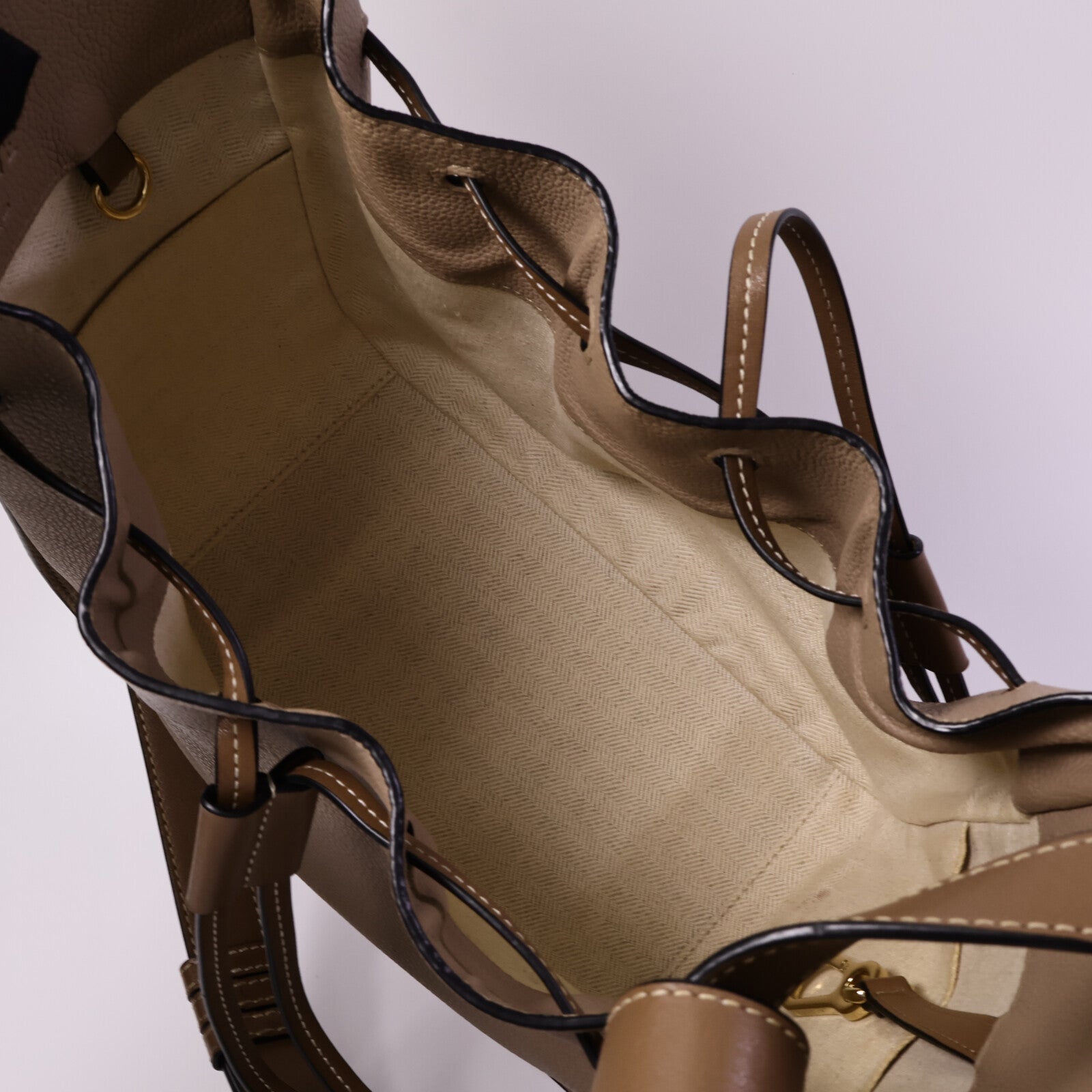 LOEWE 牛皮皮革Hammock Small手挽肩背兩用袋