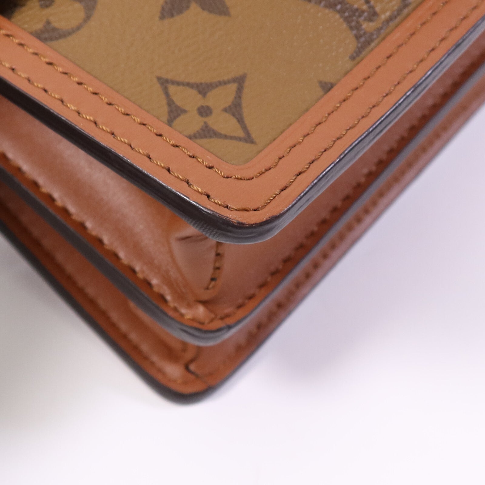 LOUIS VUITTON Monogram Reverse Mini Dauphine金扣肩背袋