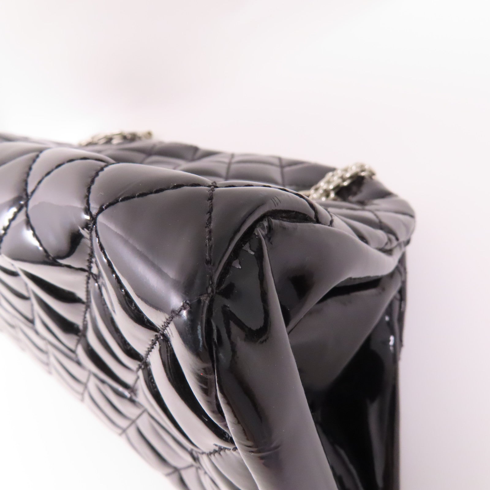 CHANEL 漆皮皮革Chain Shoulder銀扣鏈帶肩背袋