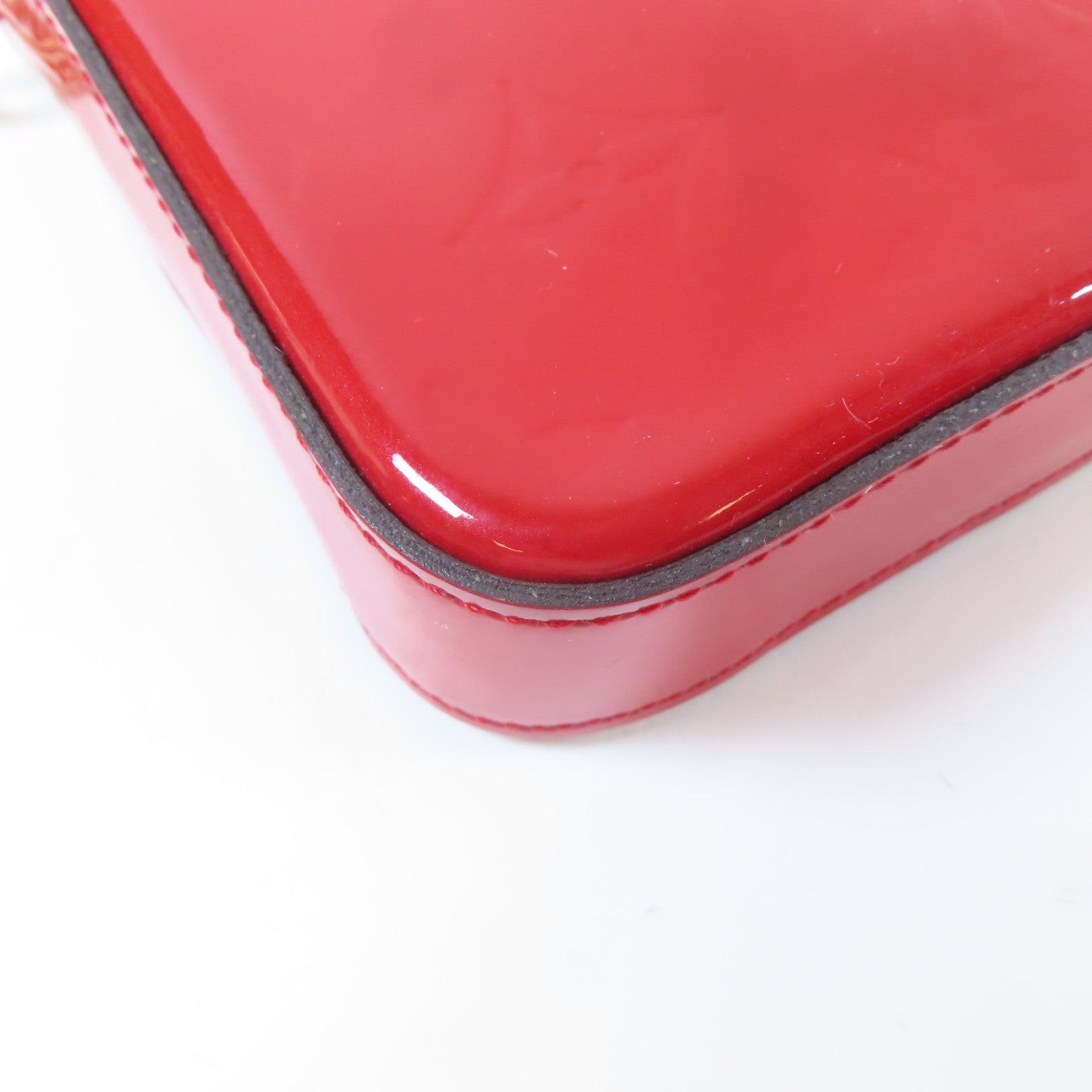 LOUIS VUITTON Vernis Pochette Felicie金扣鏈帶肩背袋紅色