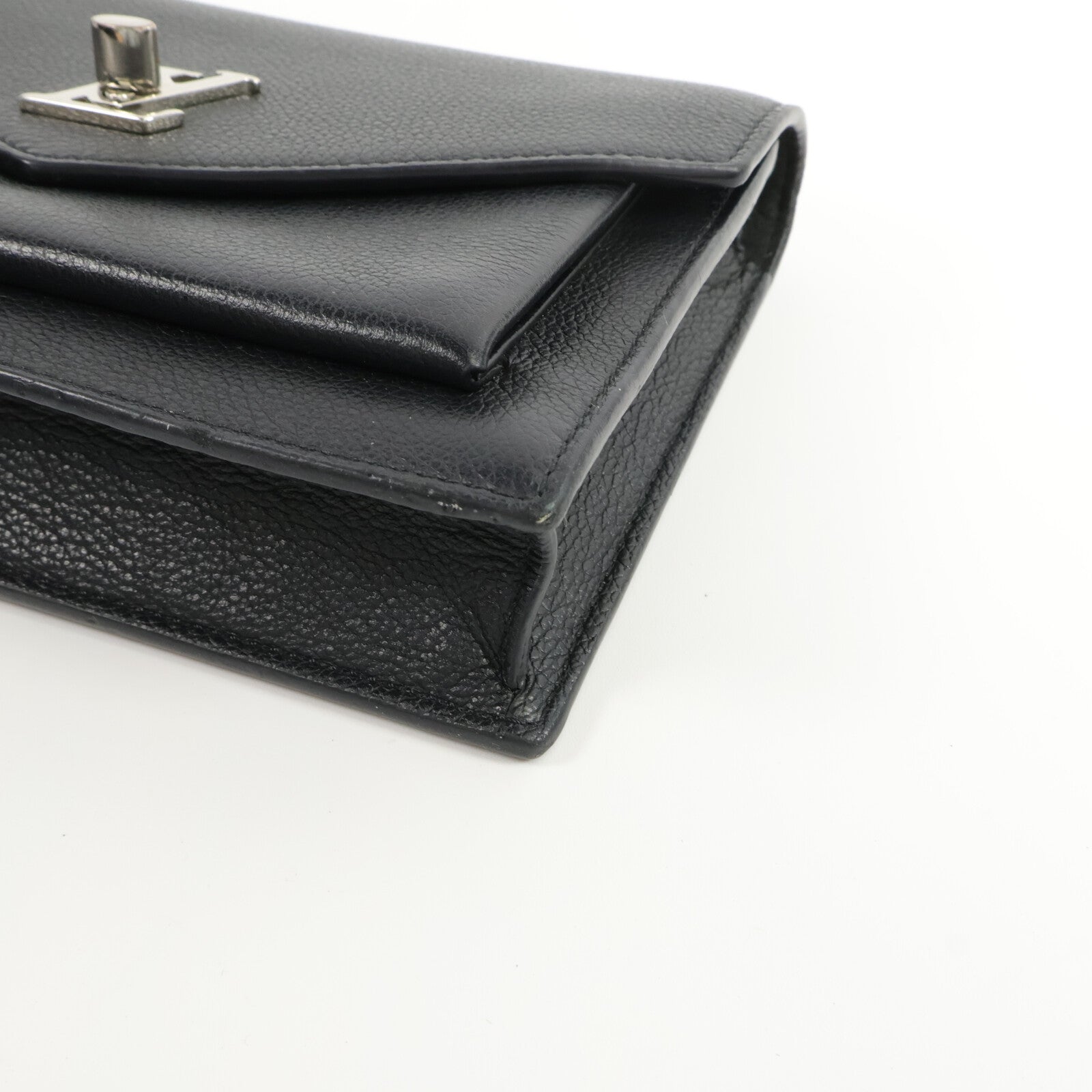 LOUIS VUITTON 牛皮皮革Mylockme Chain Pochette銀扣鏈帶肩背袋