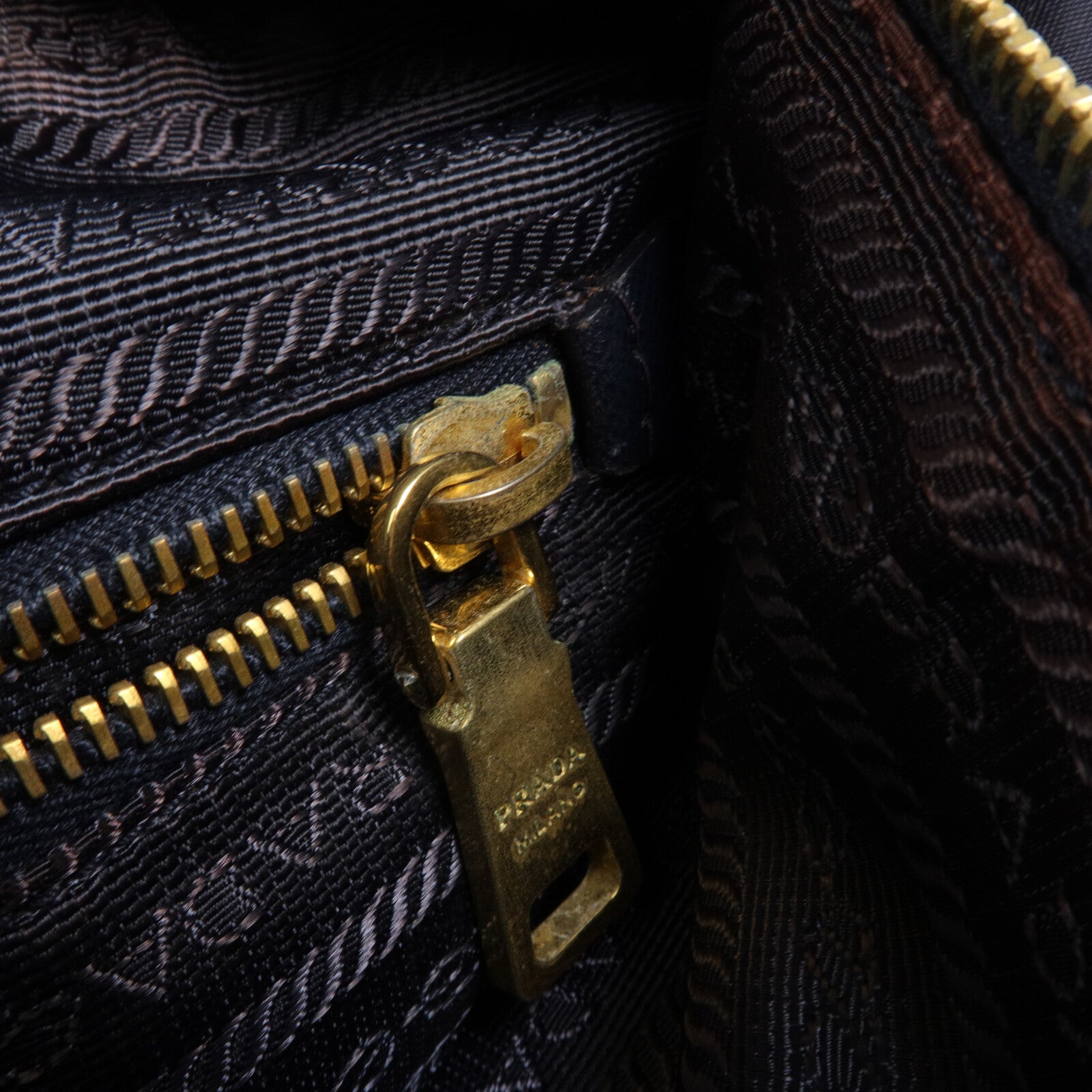 PRADA 尼龍Messenger Bag肩背袋