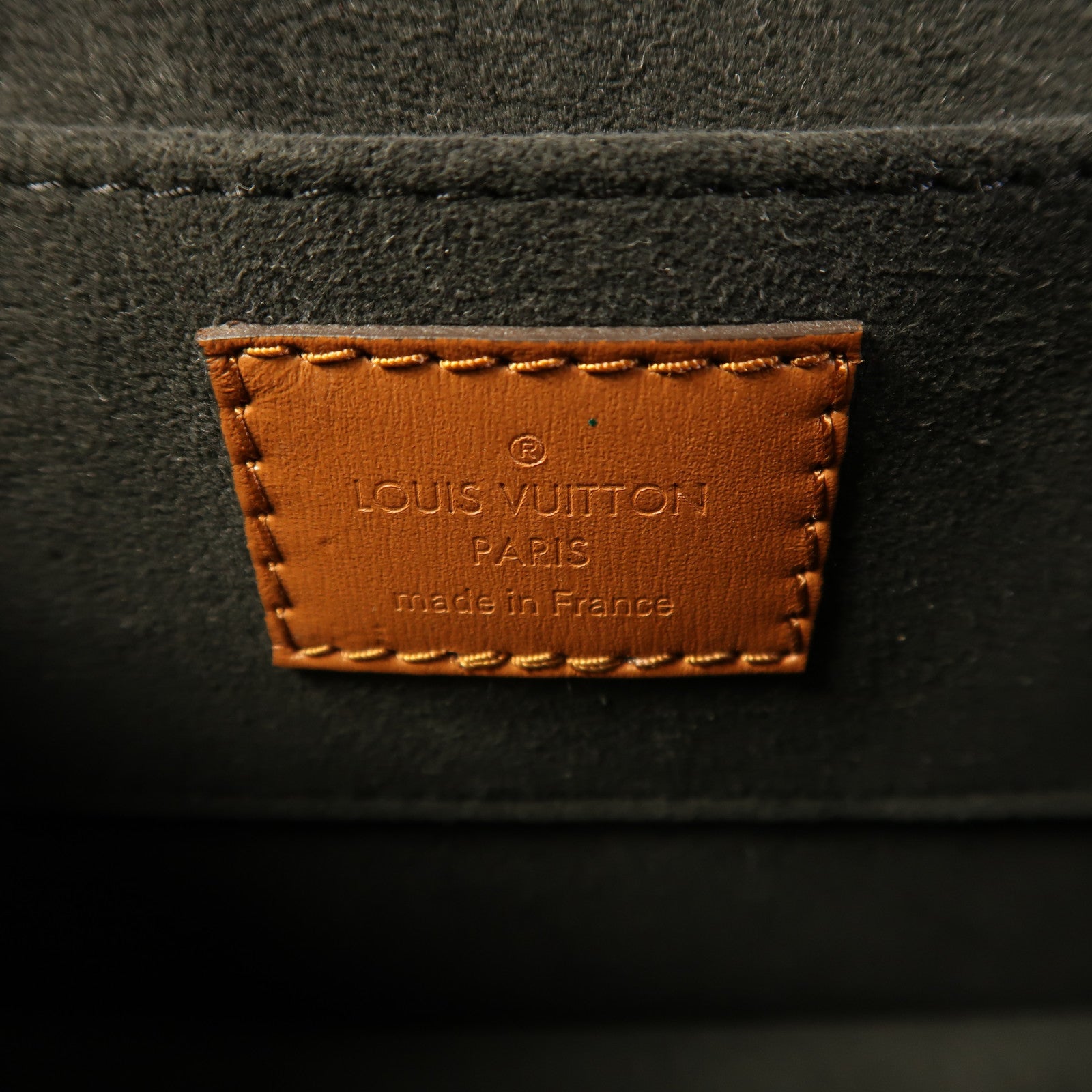 LOUIS VUITTON Monogram Reverse Mini Dauphine金扣肩背袋