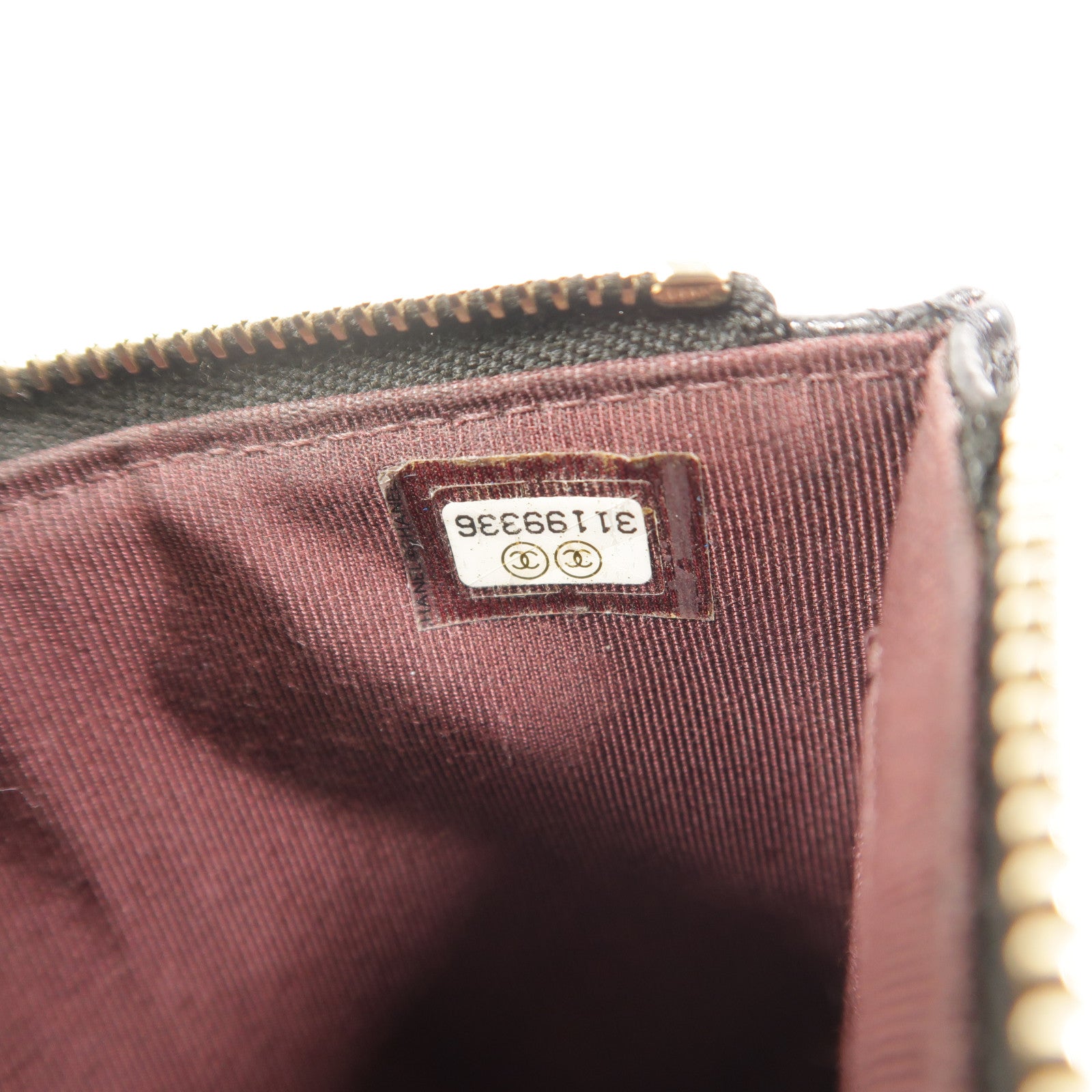 CHANEL 牛皮皮革Classic Phone Pouch with Zipper長錢包