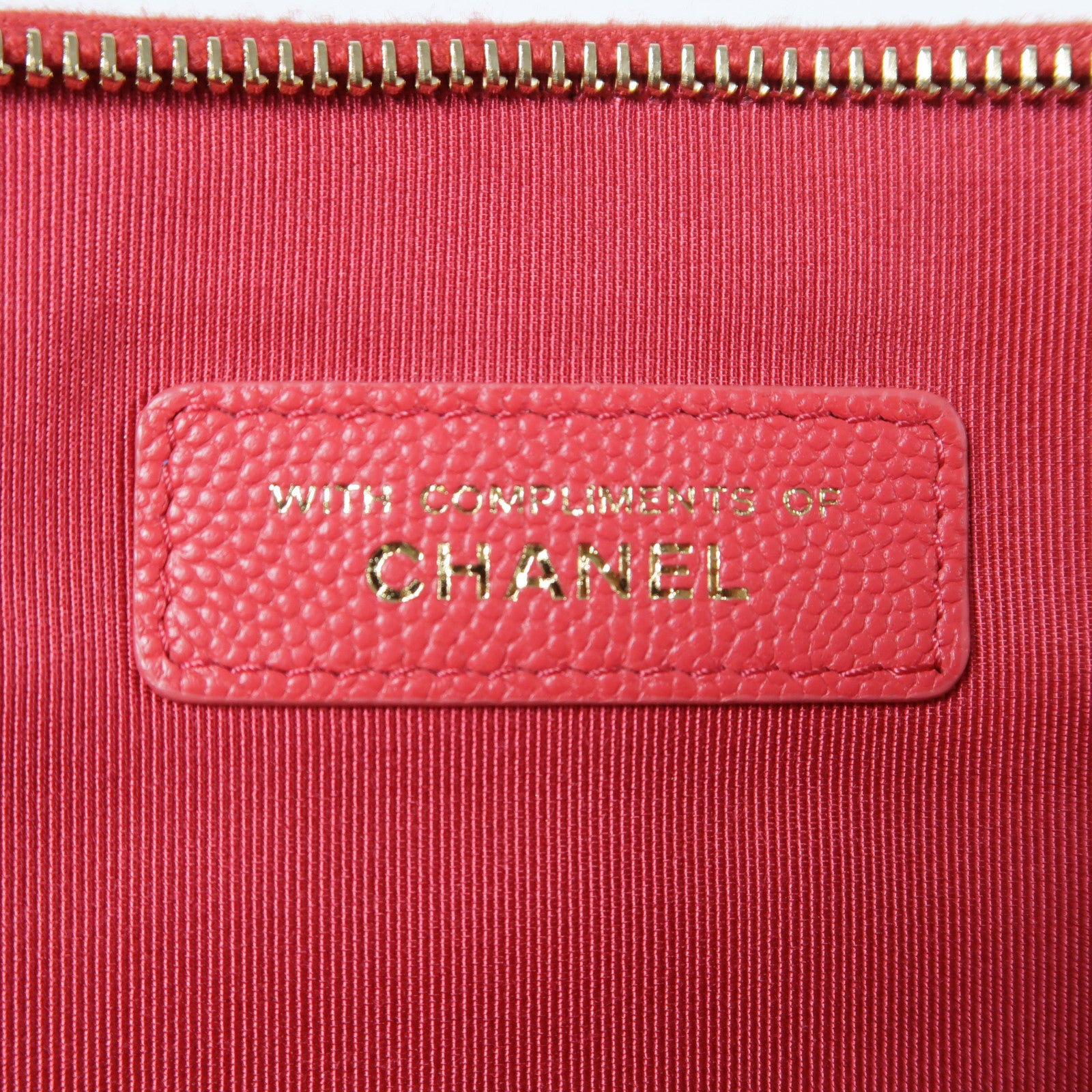 CHANEL 牛皮皮革Pouch金扣手拿包