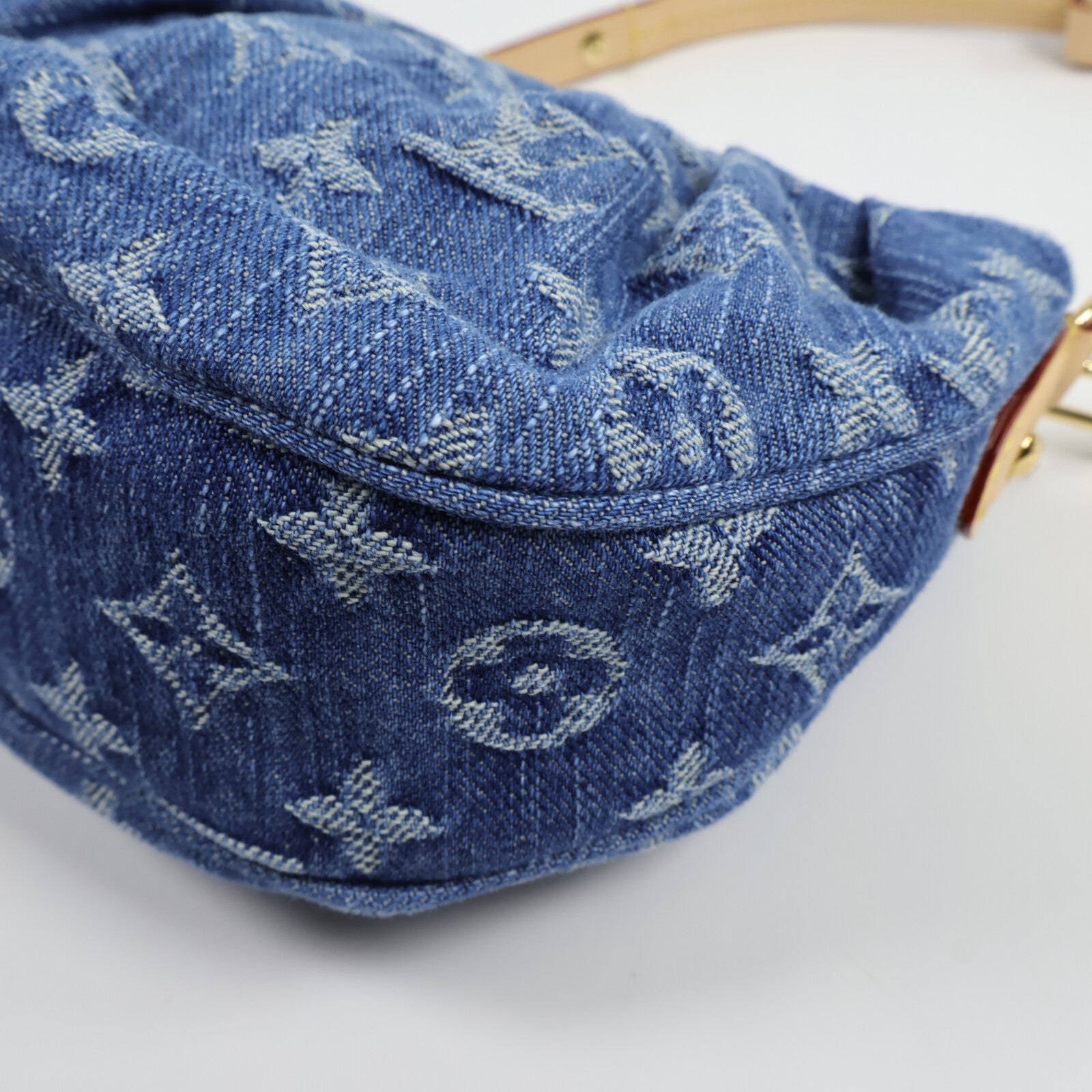 LOUIS VUITTON Monogram Denim Pochette Valley肩背袋