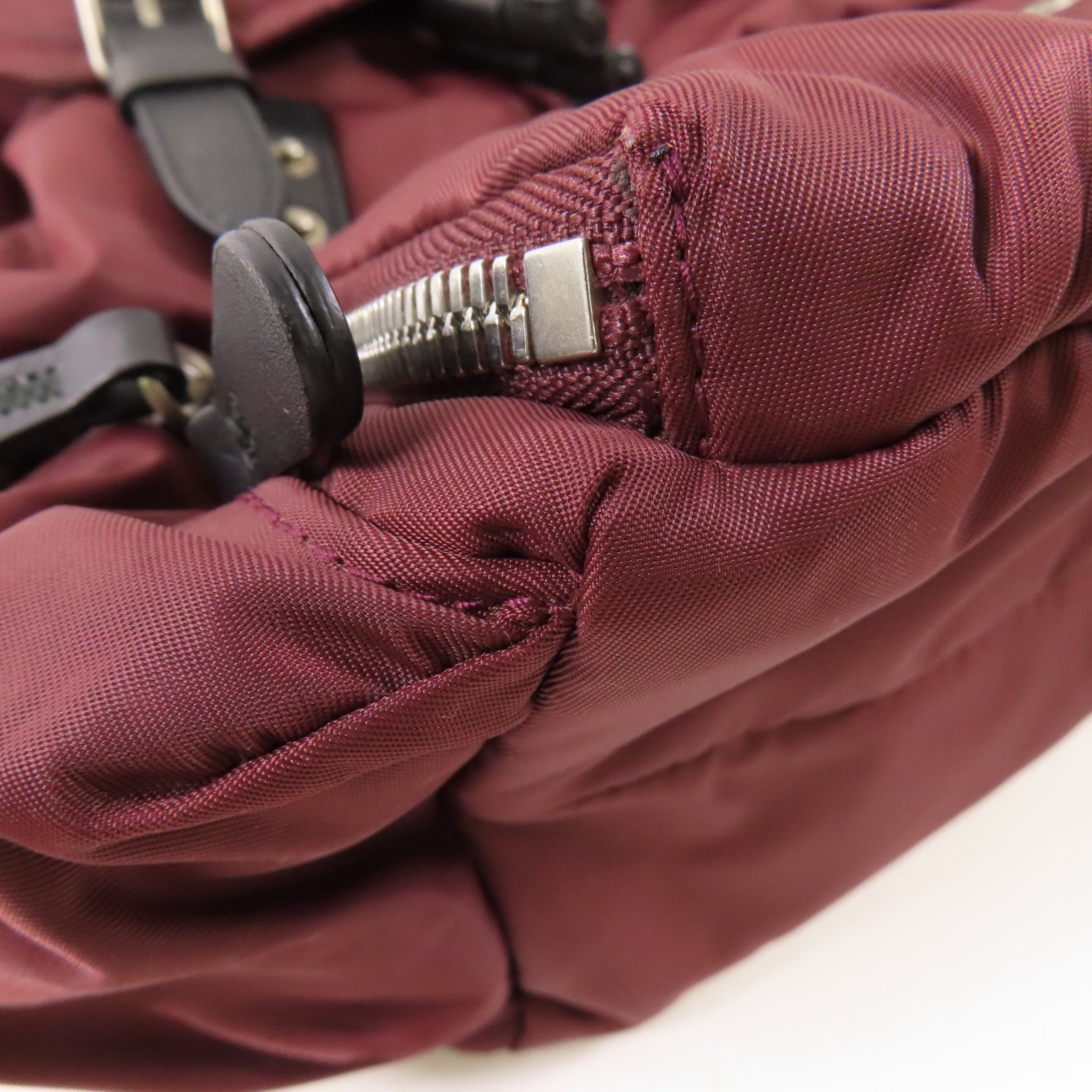 BURBERRY 尼龍Backpack銀扣背包