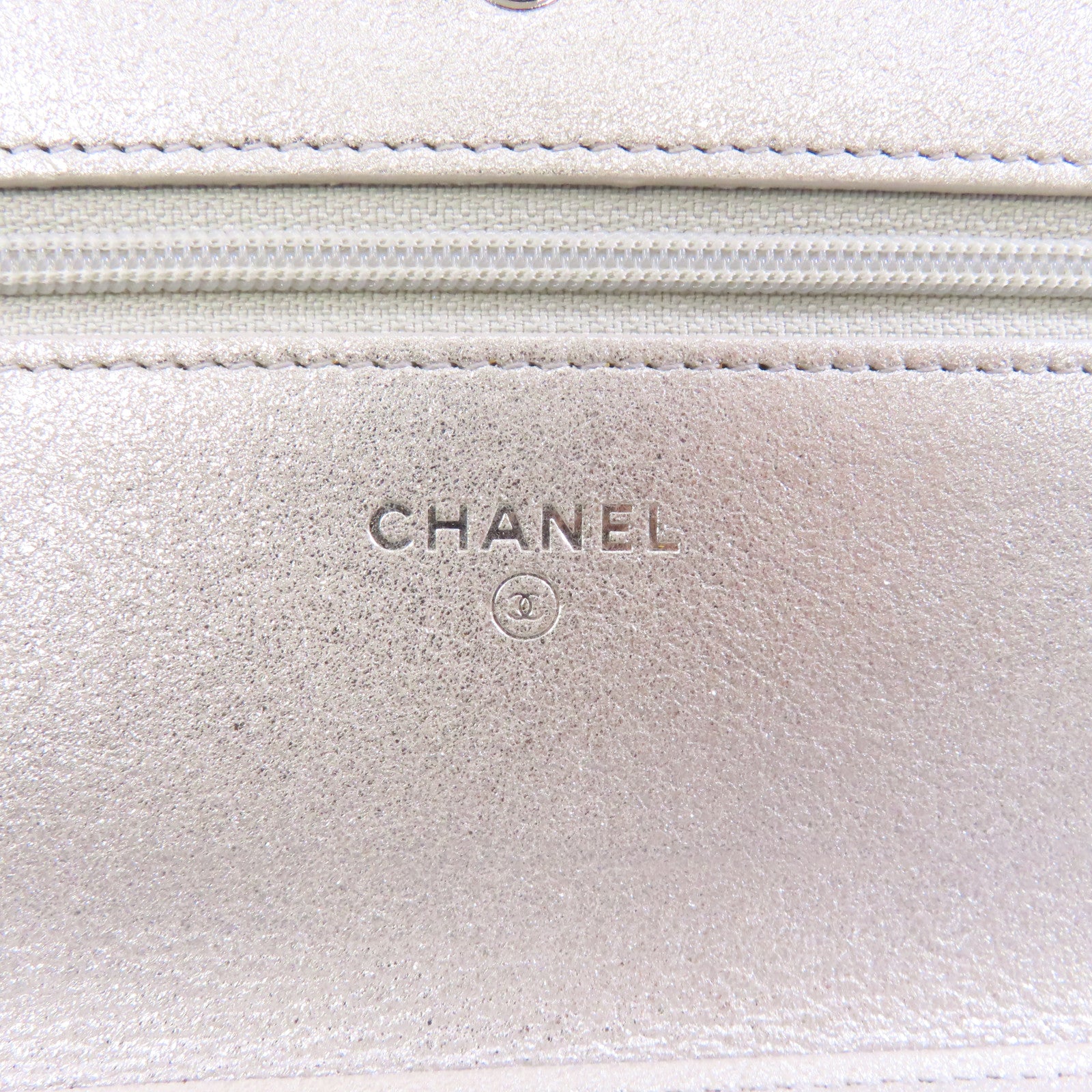 CHANEL 皮革Wallet On Chain銀扣鏈帶肩背袋銀色