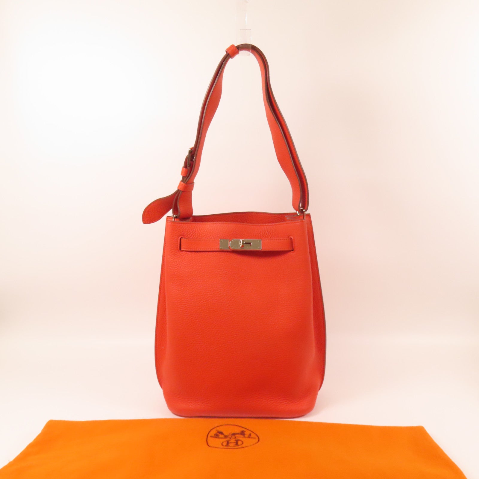 HERMES Togo皮革So Kelly 22銀扣肩背袋Capucine