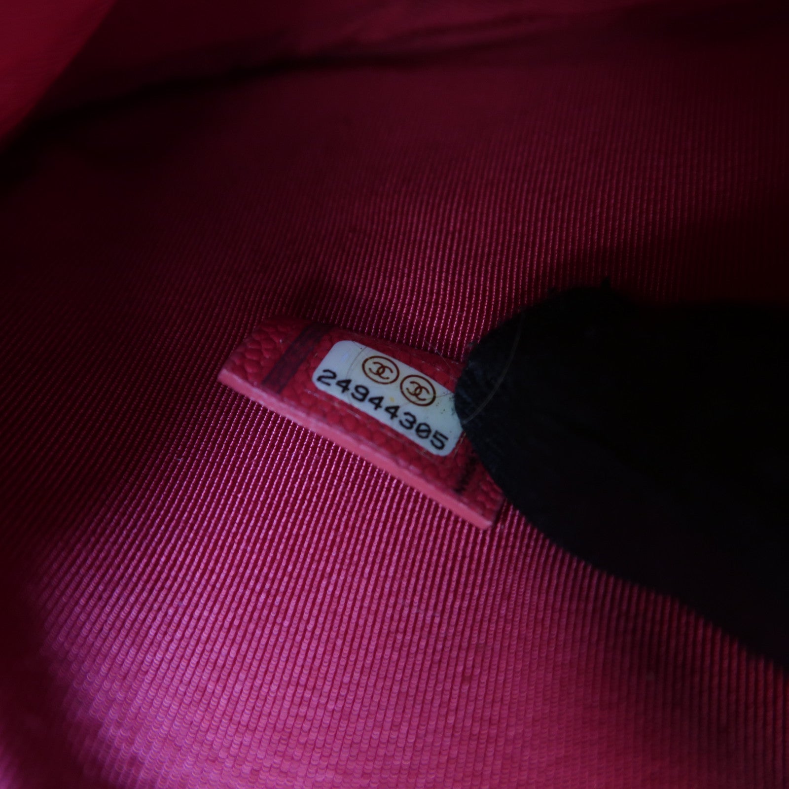 CHANEL 牛皮皮革Pouch金扣手拿包