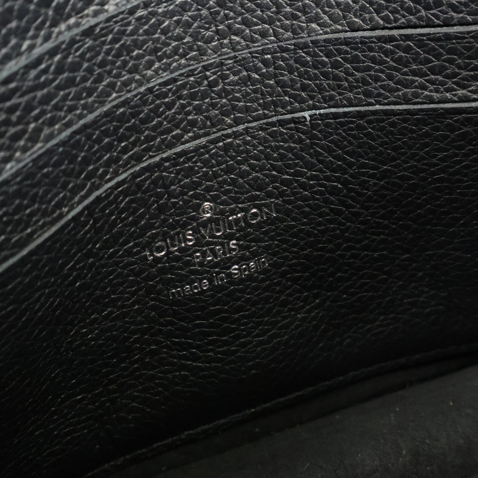 LOUIS VUITTON 牛皮皮革Mylockme Chain Pochette銀扣鏈帶肩背袋